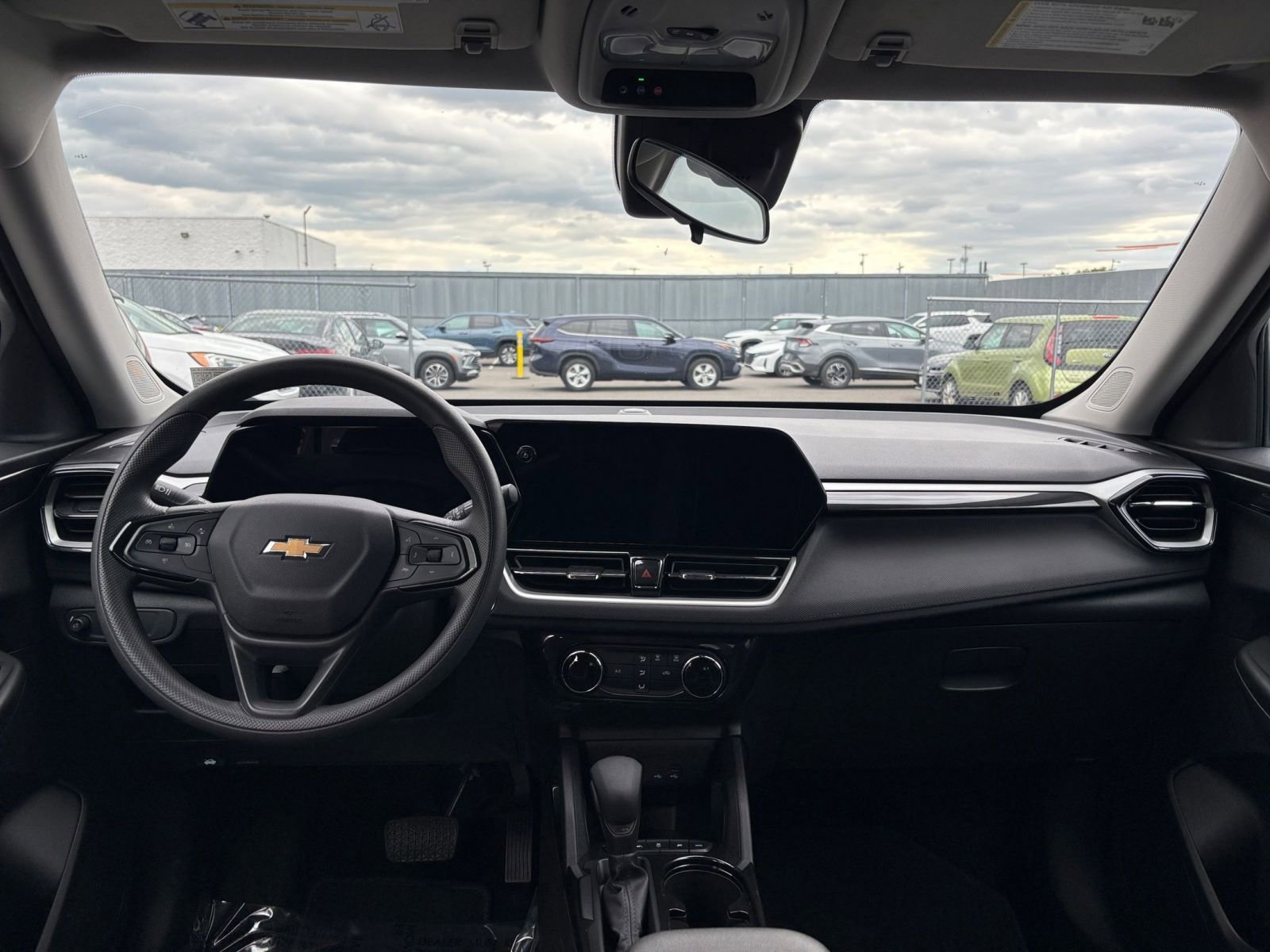 Thumbnail: 2025 Chevrolet TrailBlazer - 32