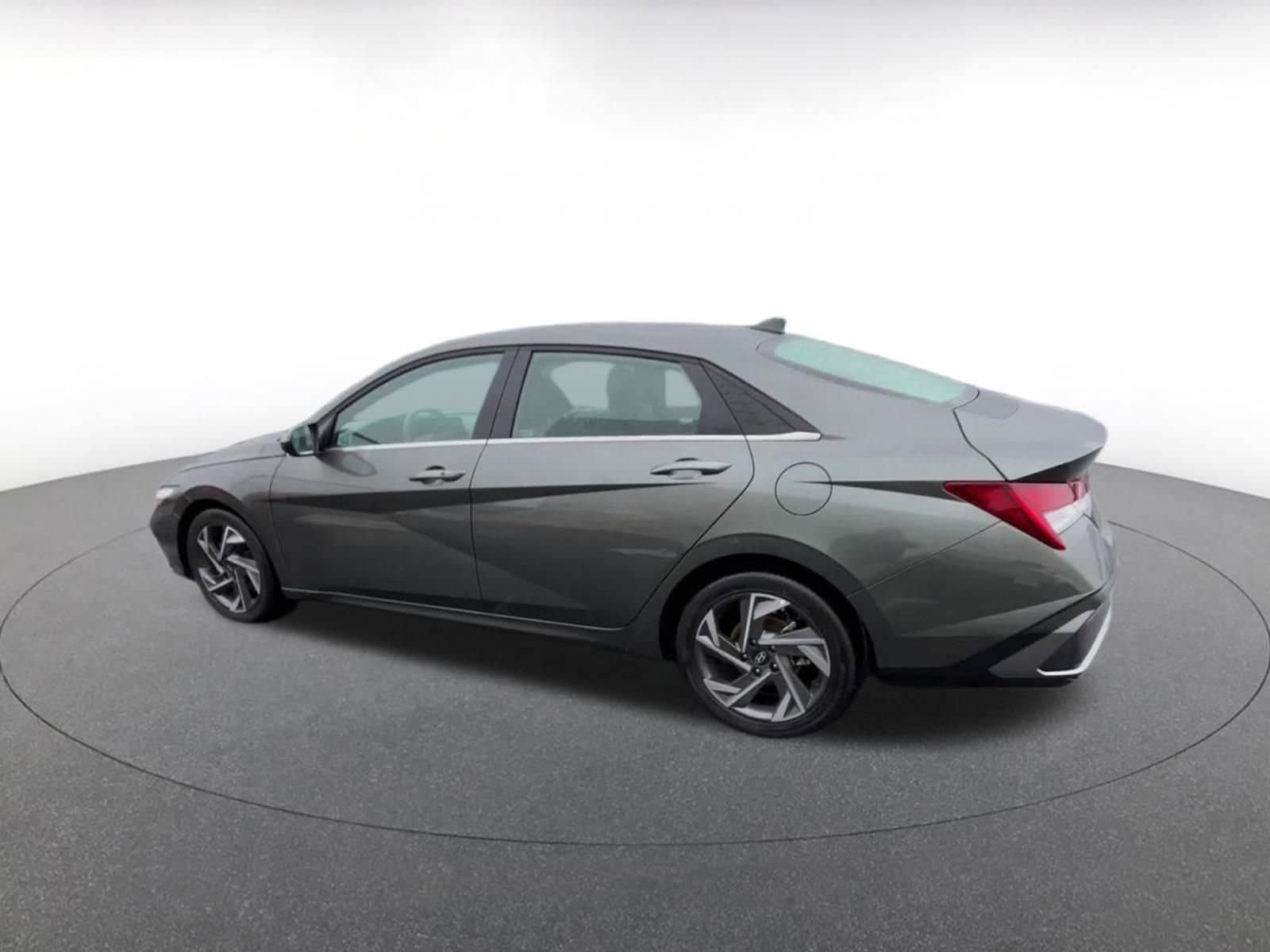 Thumbnail: 2025 Hyundai Elantra - 10