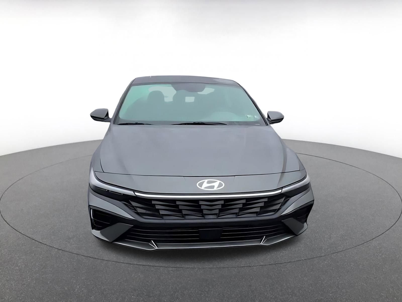 Thumbnail: 2025 Hyundai Elantra - 4