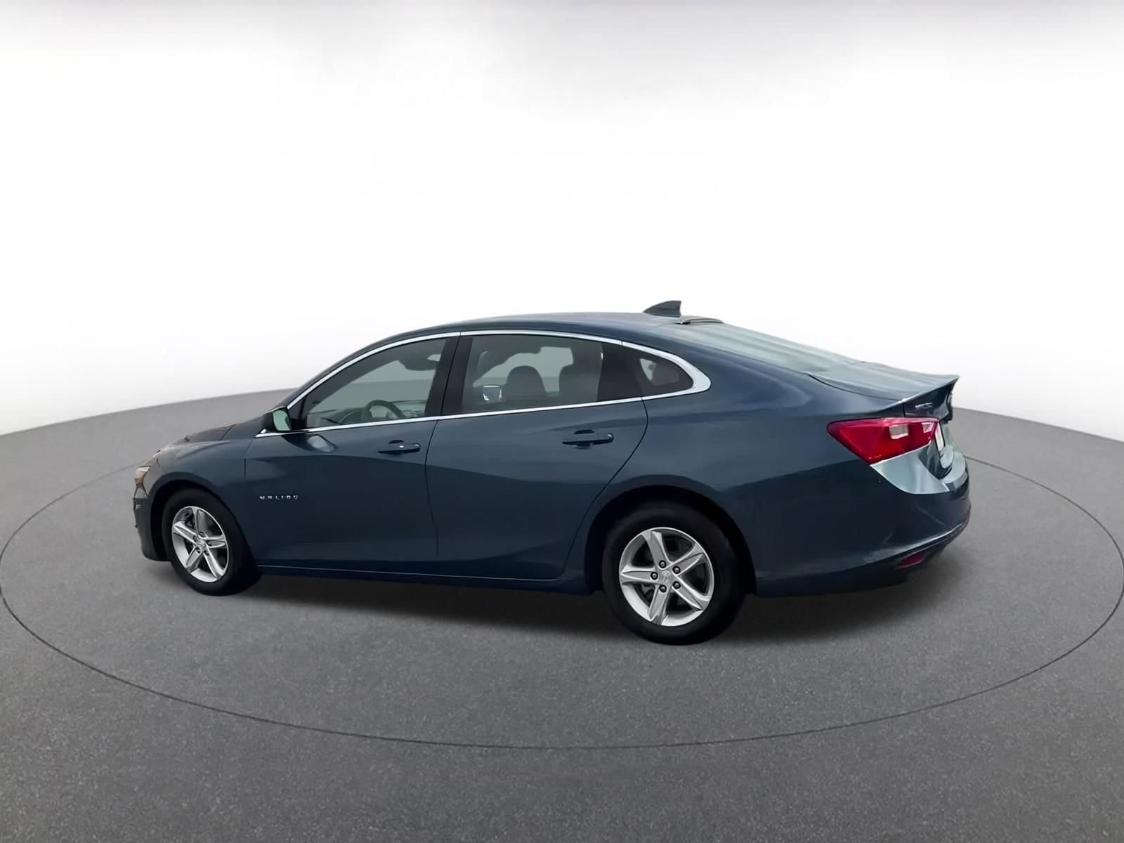 Thumbnail: 2024 Chevrolet Malibu - 10