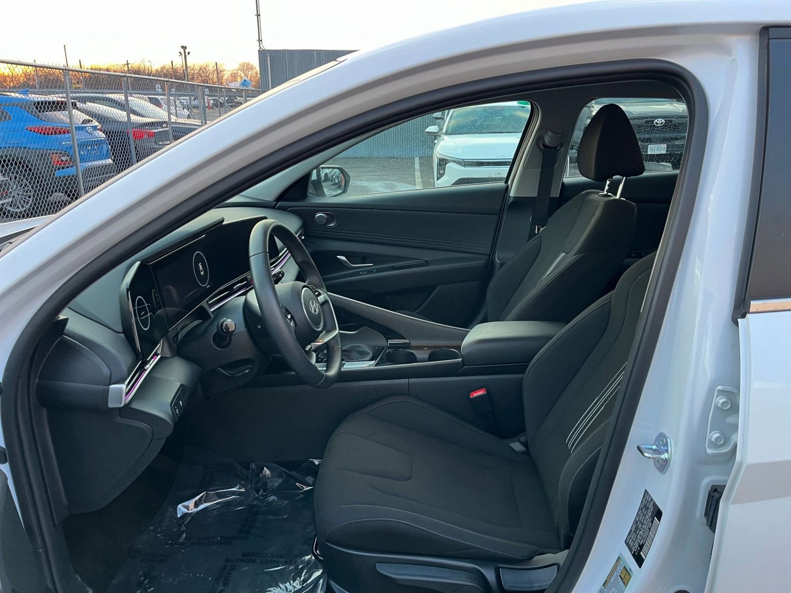 Thumbnail: 2025 Hyundai Elantra - 25