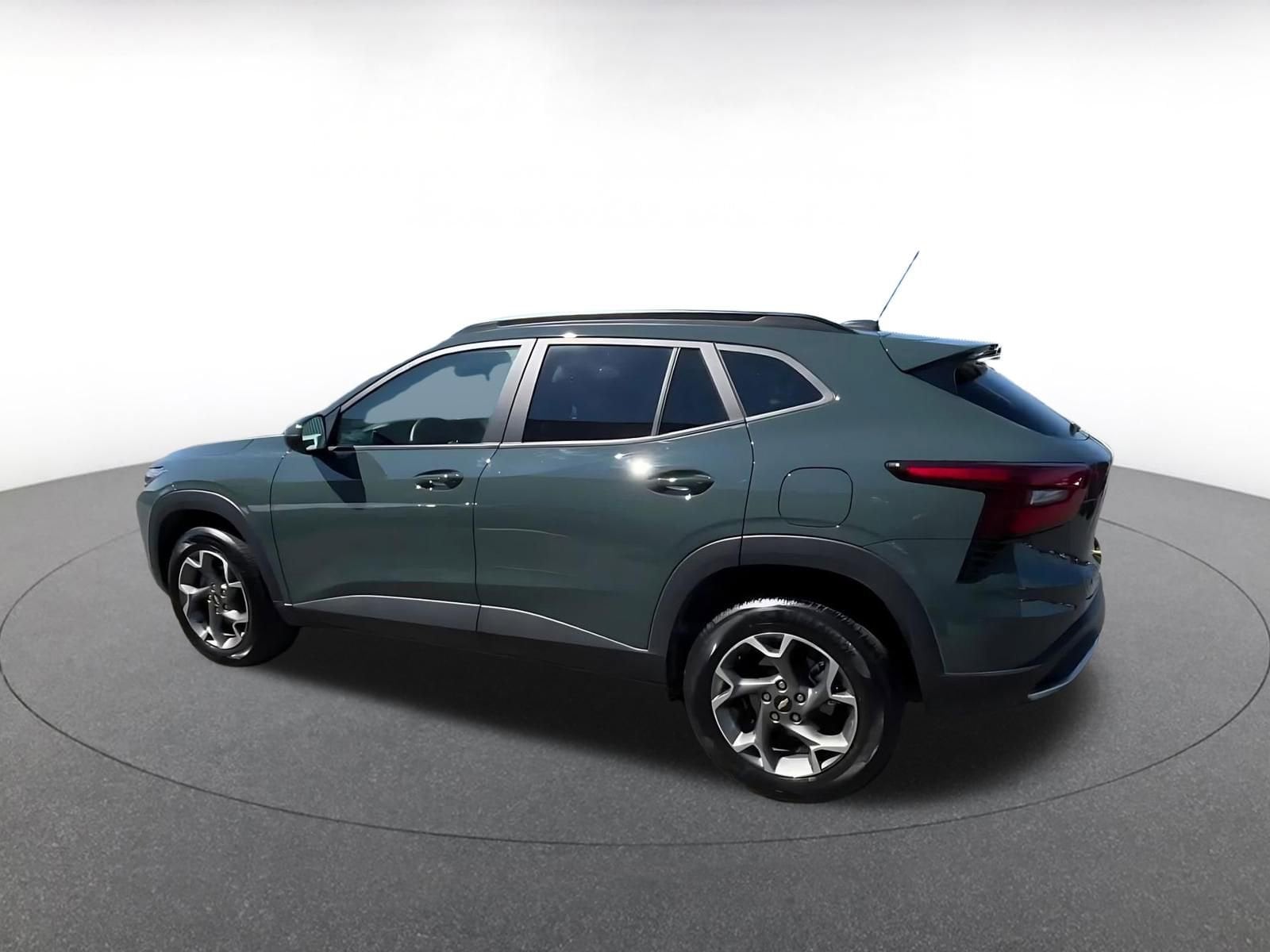 Thumbnail: 2025 Chevrolet Trax - 10