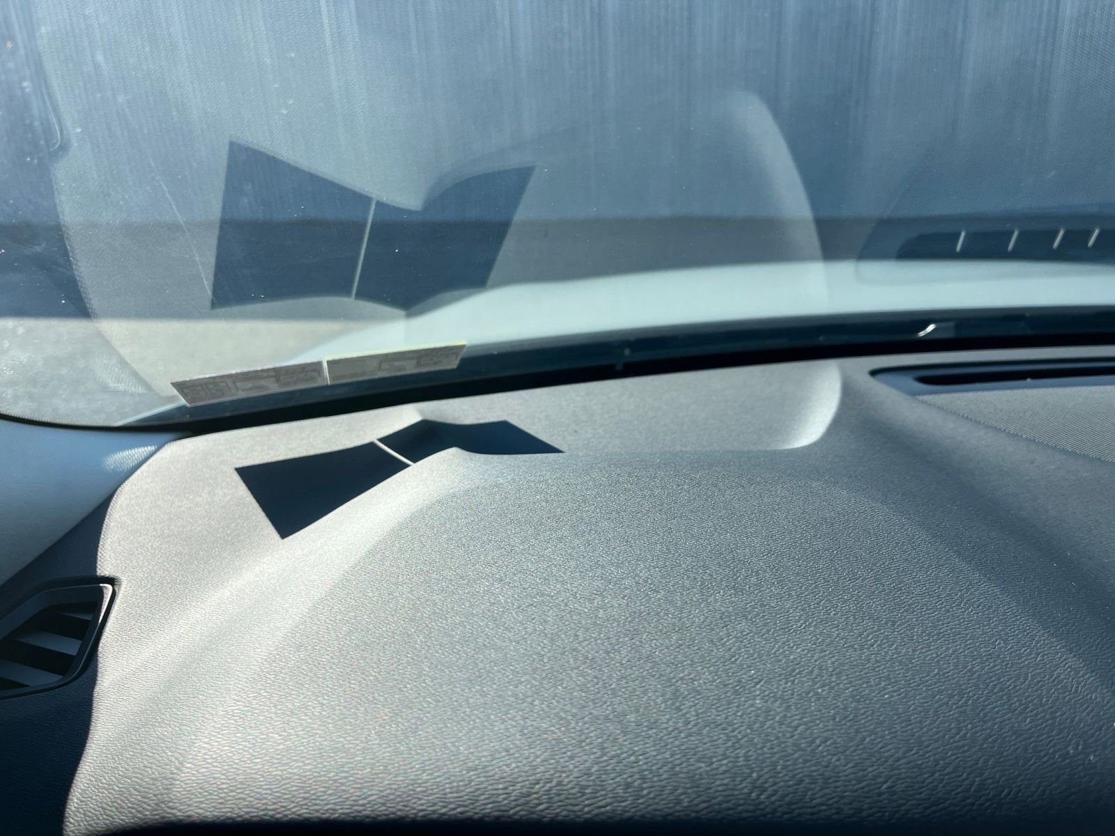 Thumbnail: 2025 Volvo S60 - 34