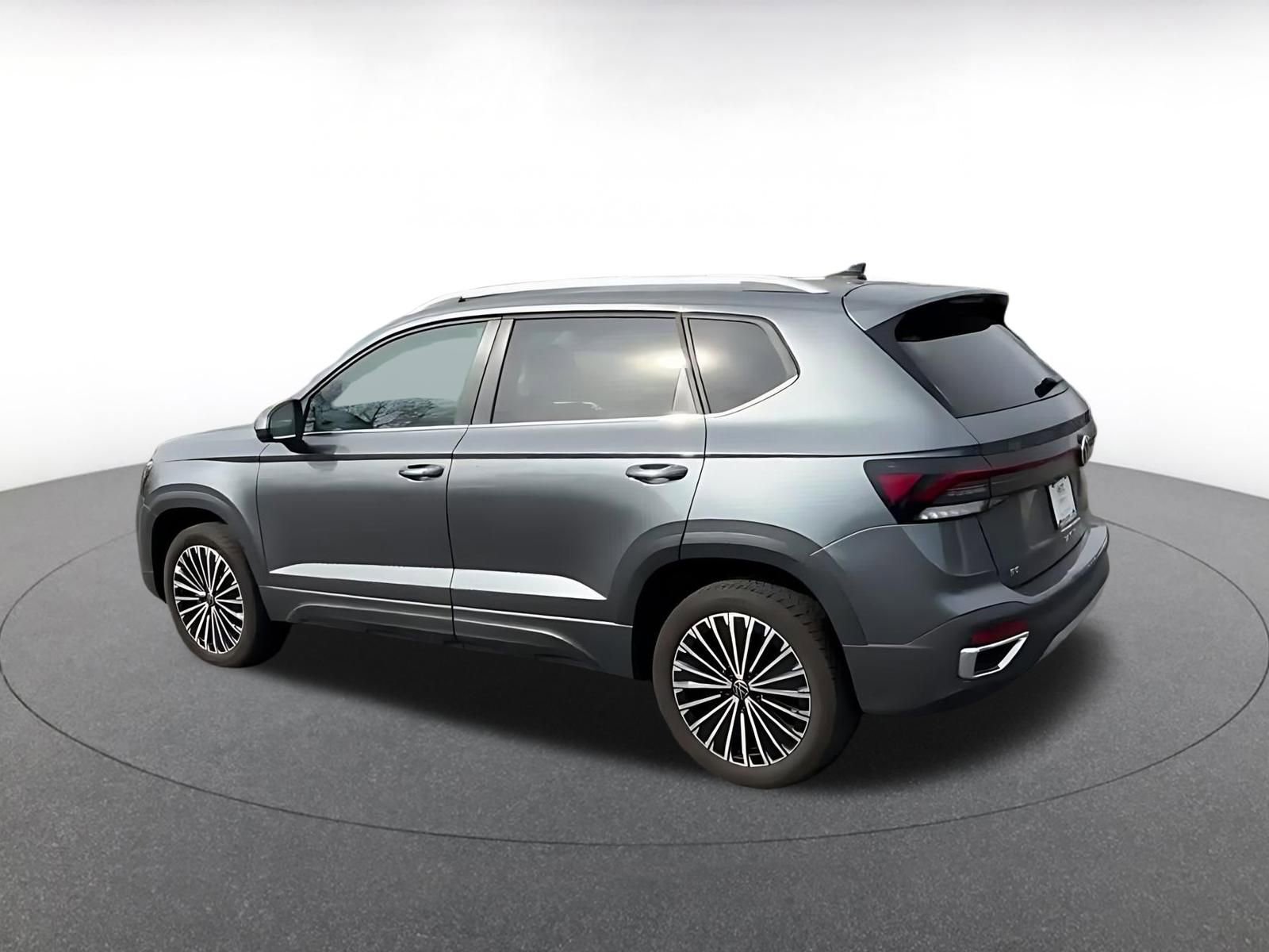 Thumbnail: 2025 Volkswagen Taos - 9