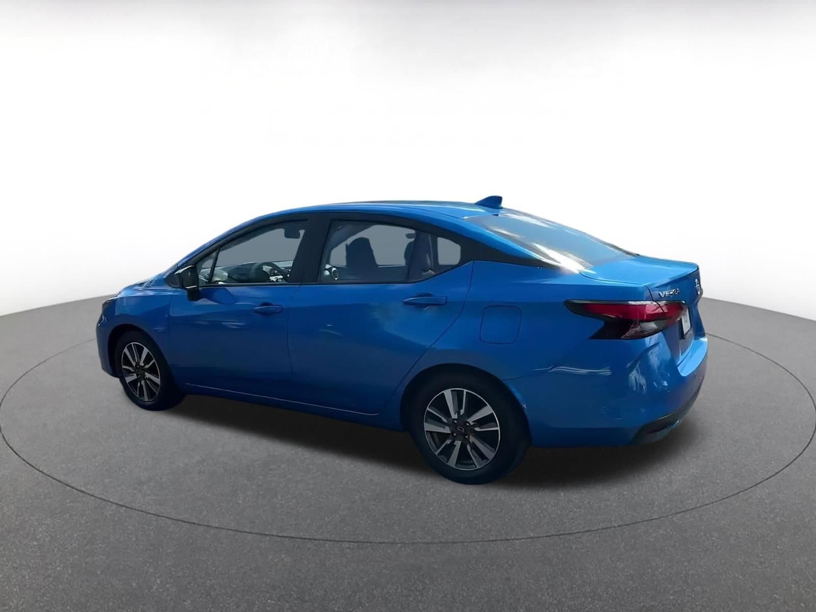 2023 Nissan Versa 1.6 SV 8