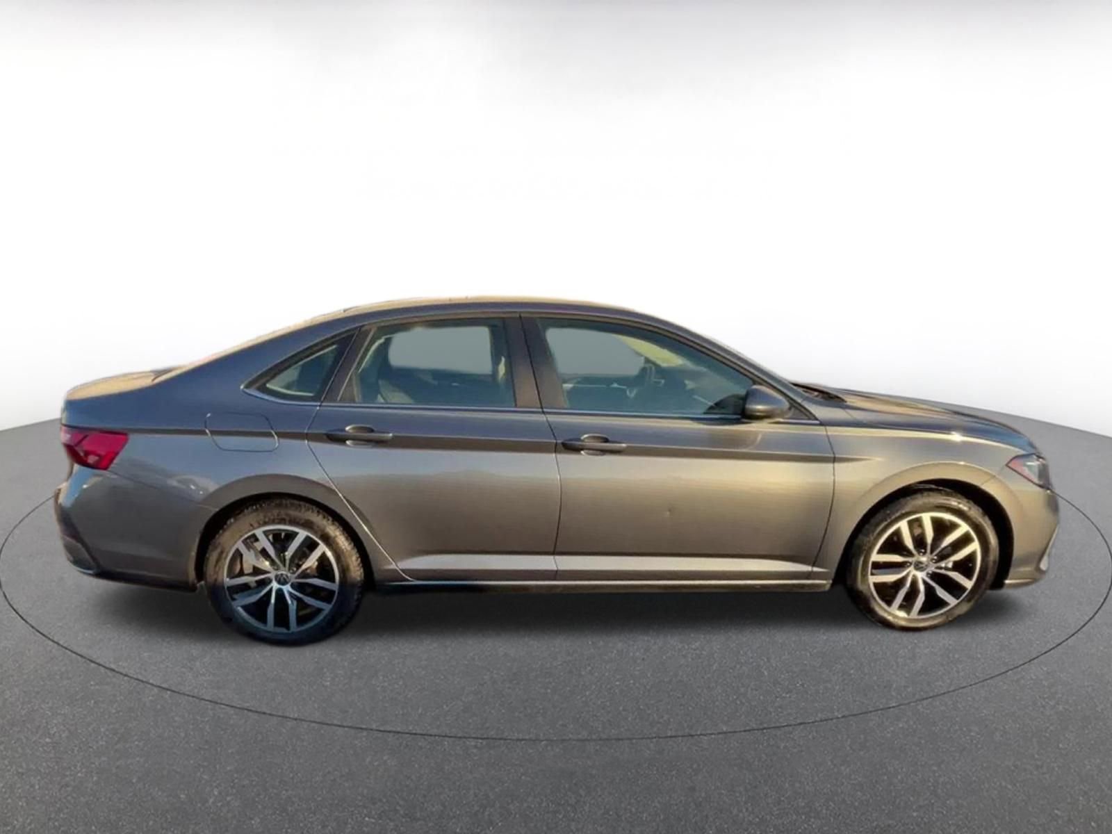Thumbnail: 2025 Volkswagen Jetta - 16