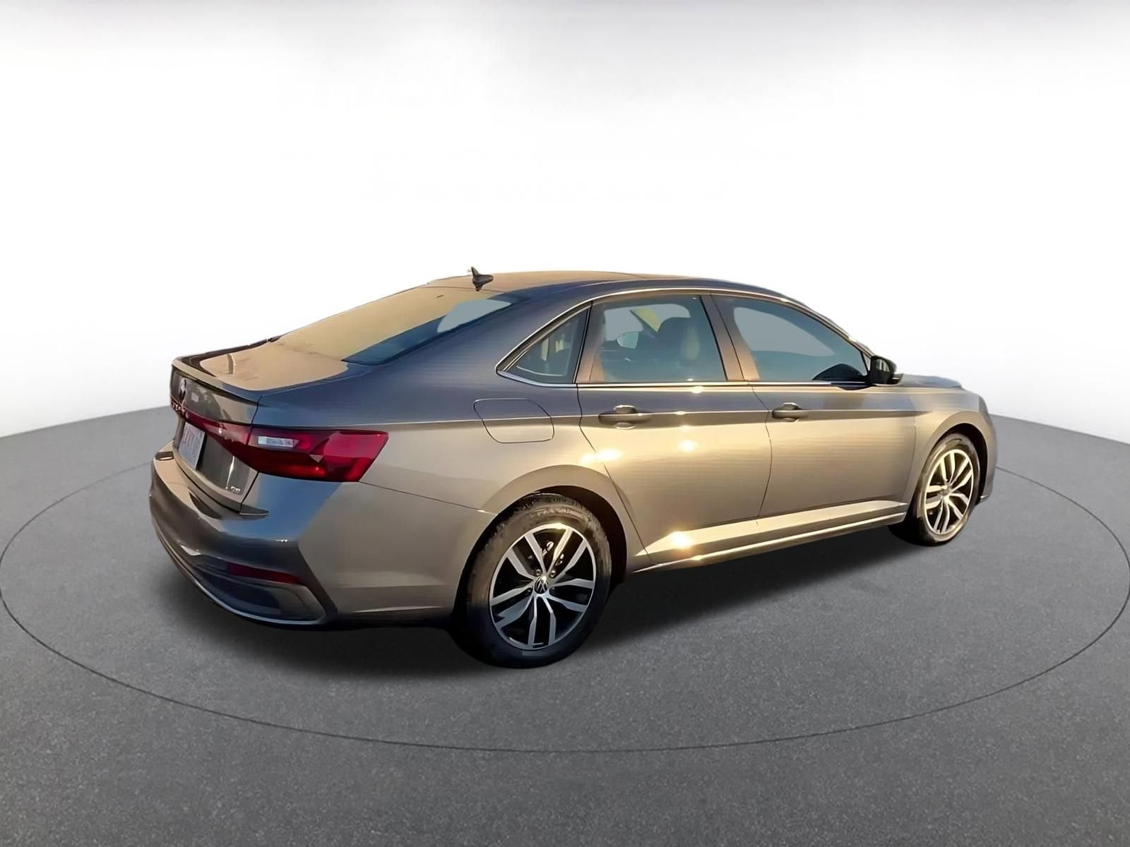 Thumbnail: 2025 Volkswagen Jetta - 14