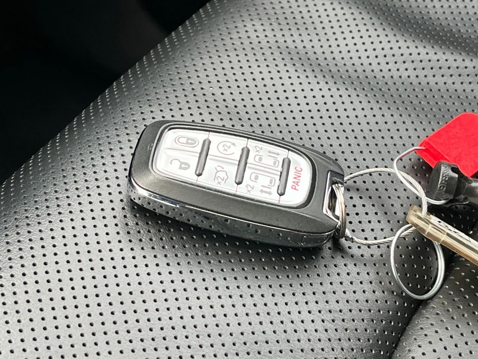 Thumbnail: 2025 Chrysler Pacifica - 21