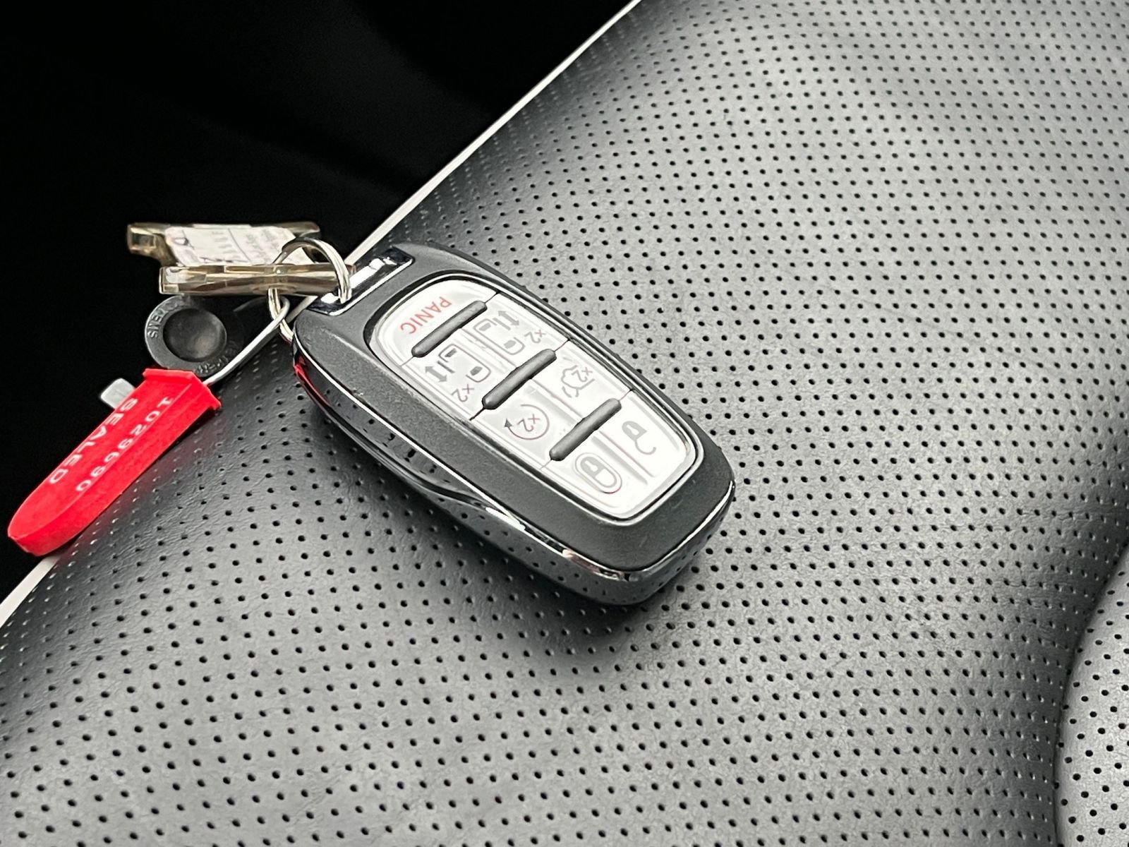 Thumbnail: 2025 Chrysler Pacifica - 21