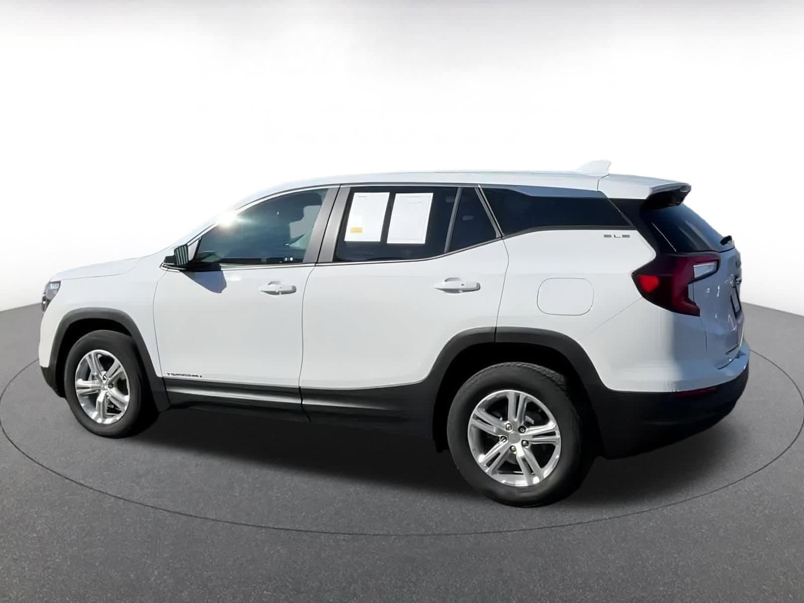 2024 GMC Terrain SLE 10