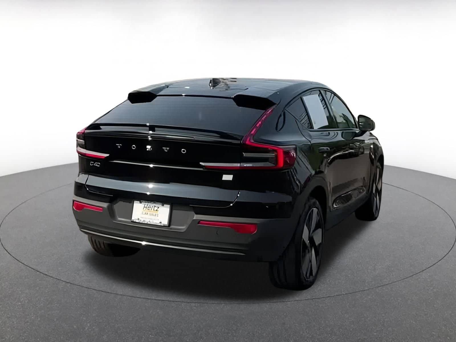 Thumbnail: 2023 Volvo C40 - 13