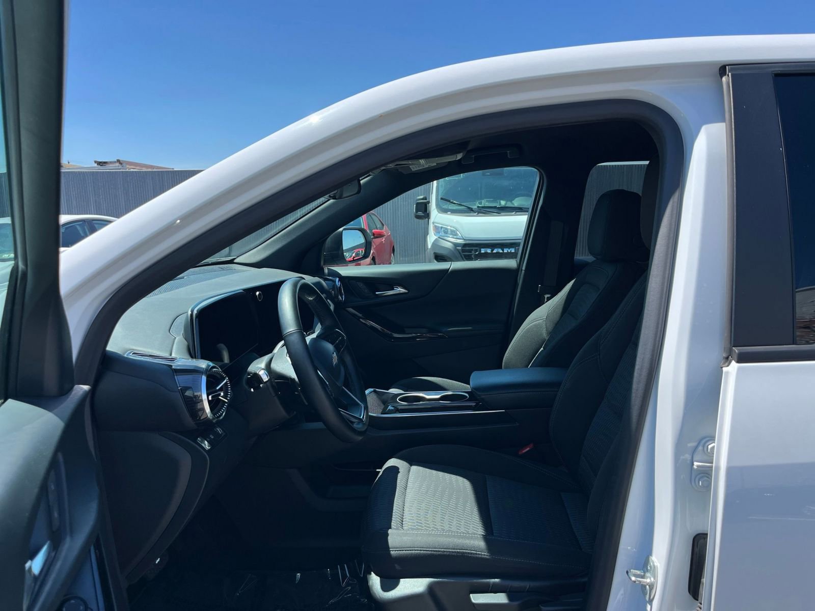 Thumbnail: 2025 Chevrolet Equinox - 27