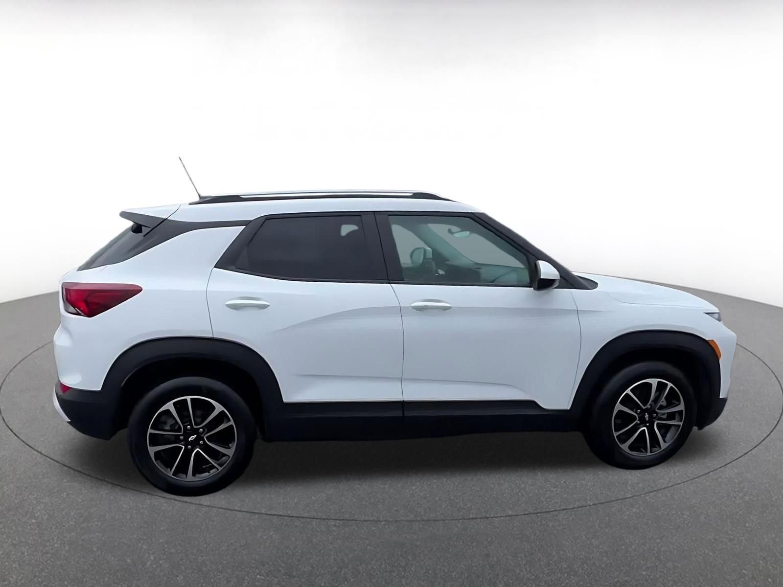 Thumbnail: 2025 Chevrolet TrailBlazer - 16