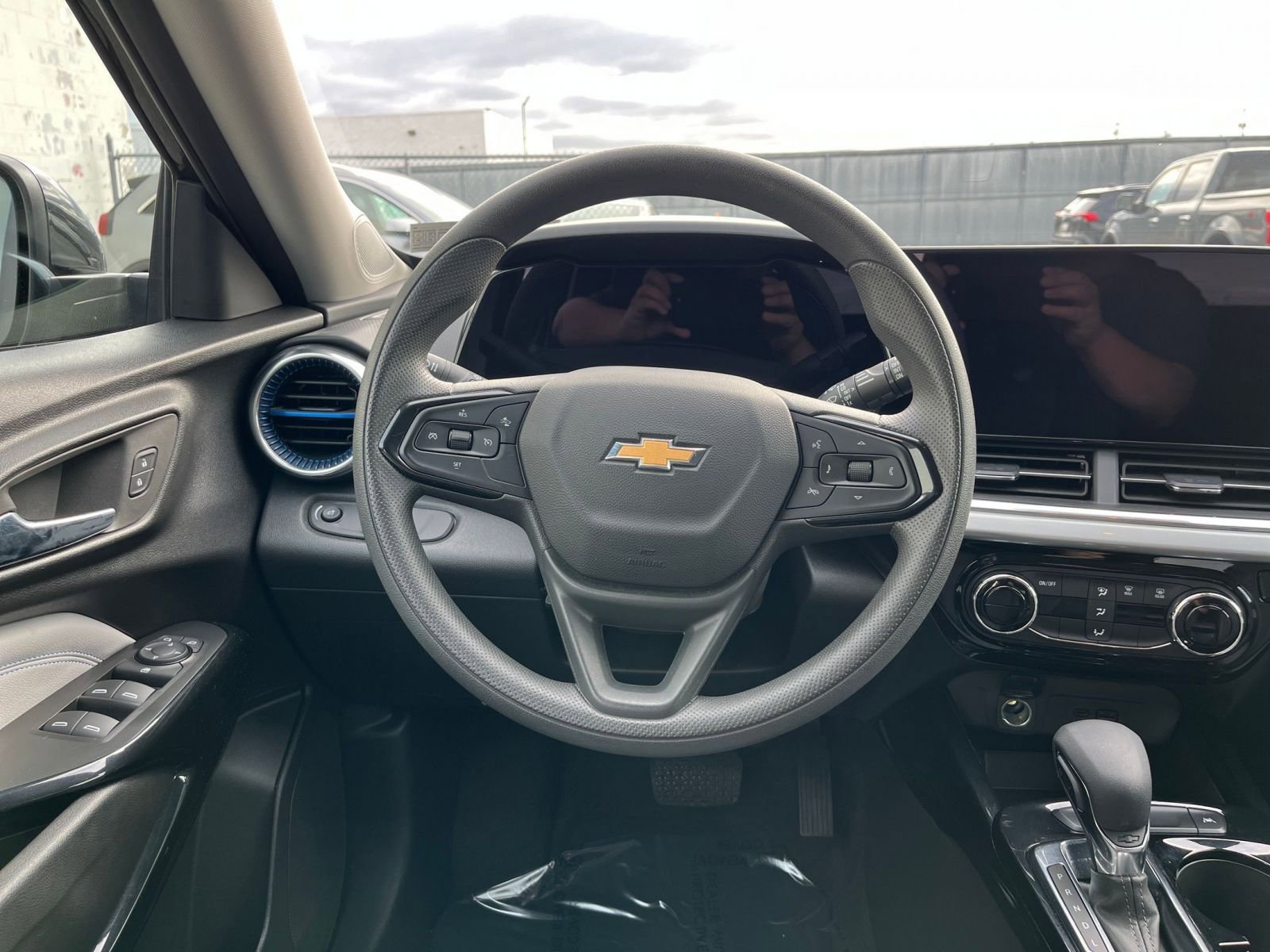 Thumbnail: 2025 Chevrolet Trax - 27