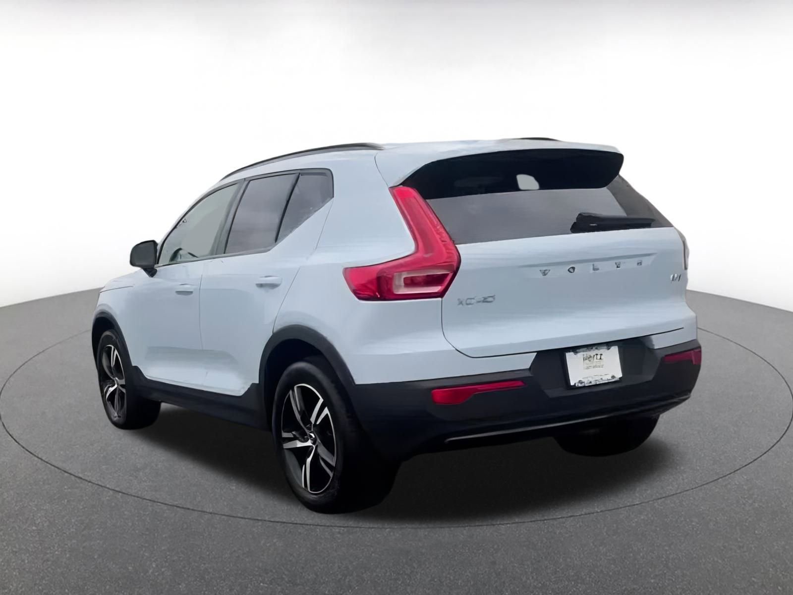 Thumbnail: 2024 Volvo XC40 - 15