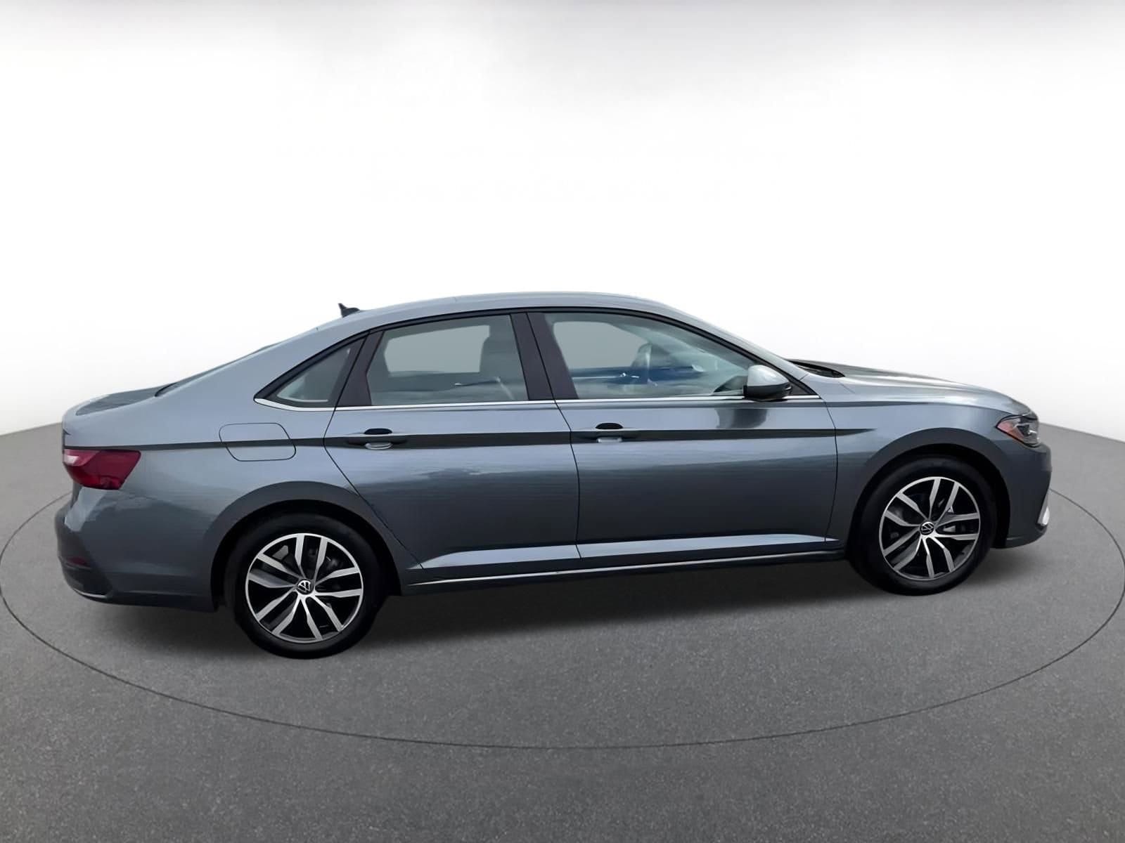 Thumbnail: 2025 Volkswagen Jetta - 16