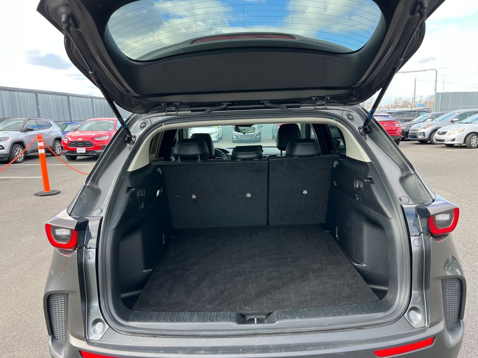 Thumbnail: 2025 Mazda CX-50 - 31