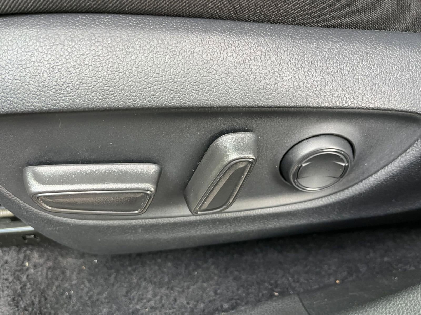 Thumbnail: 2025 Toyota RAV4 - 23