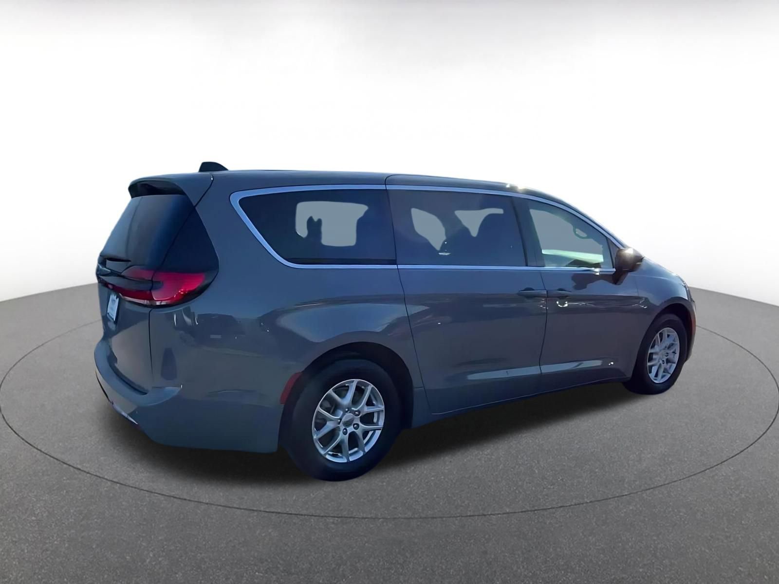 Thumbnail: 2025 Chrysler Pacifica - 15