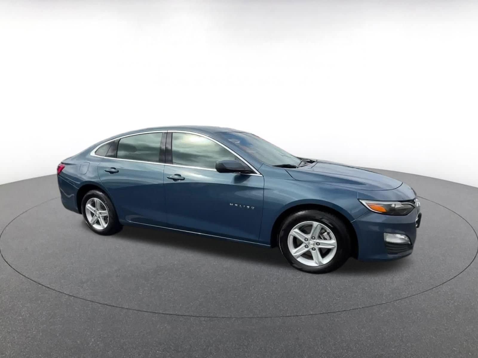 Thumbnail: 2024 Chevrolet Malibu - 2
