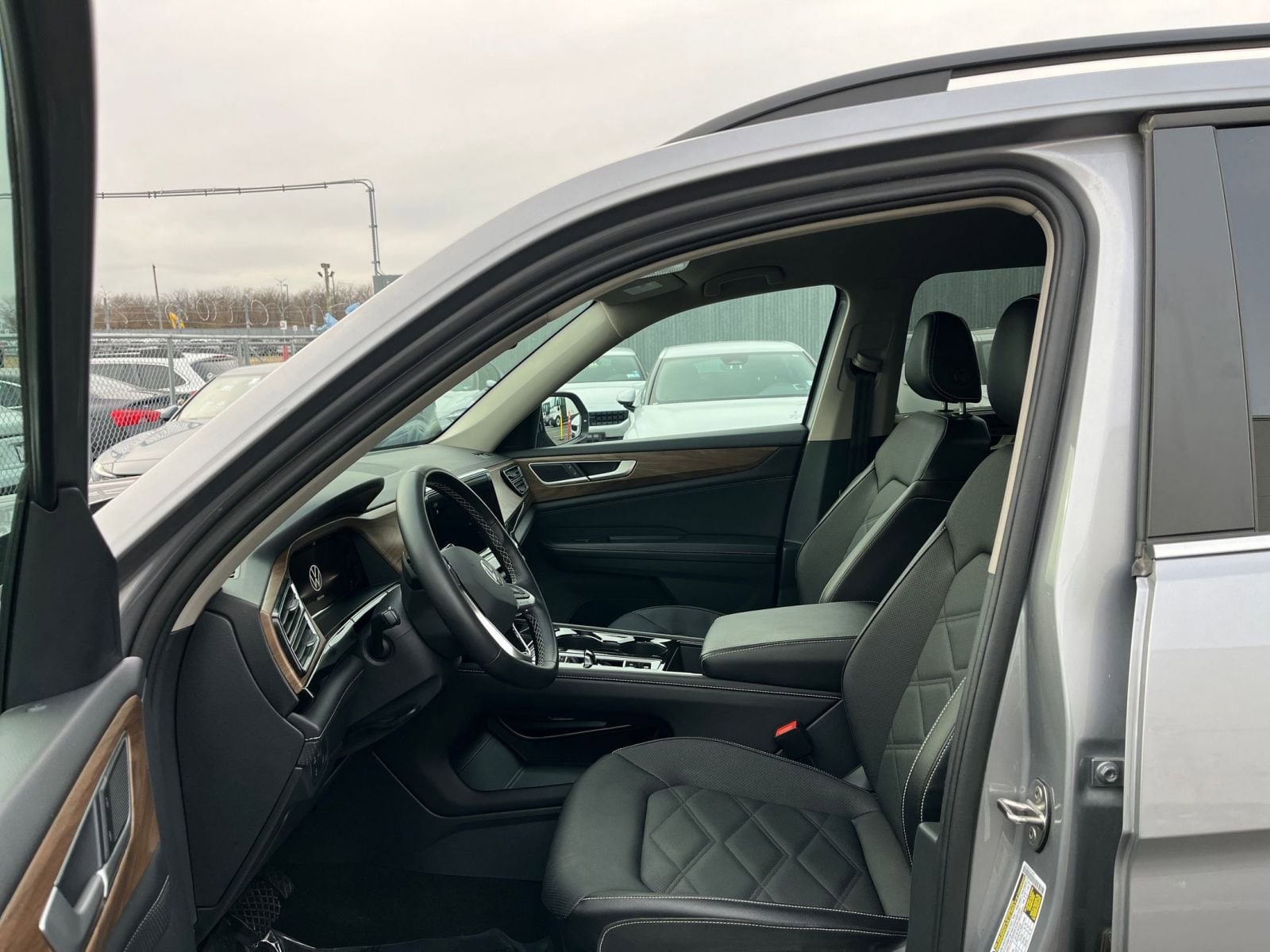 Thumbnail: 2025 Volkswagen Atlas - 27