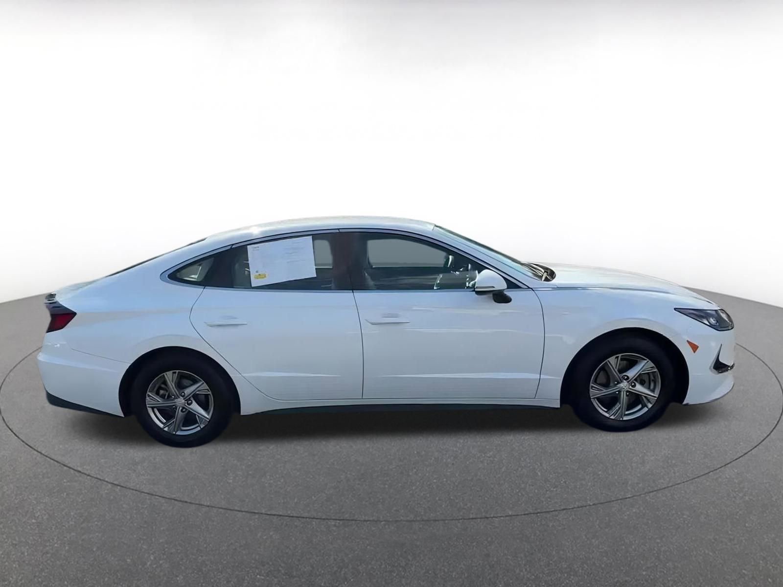2023 Hyundai Sonata SE 16