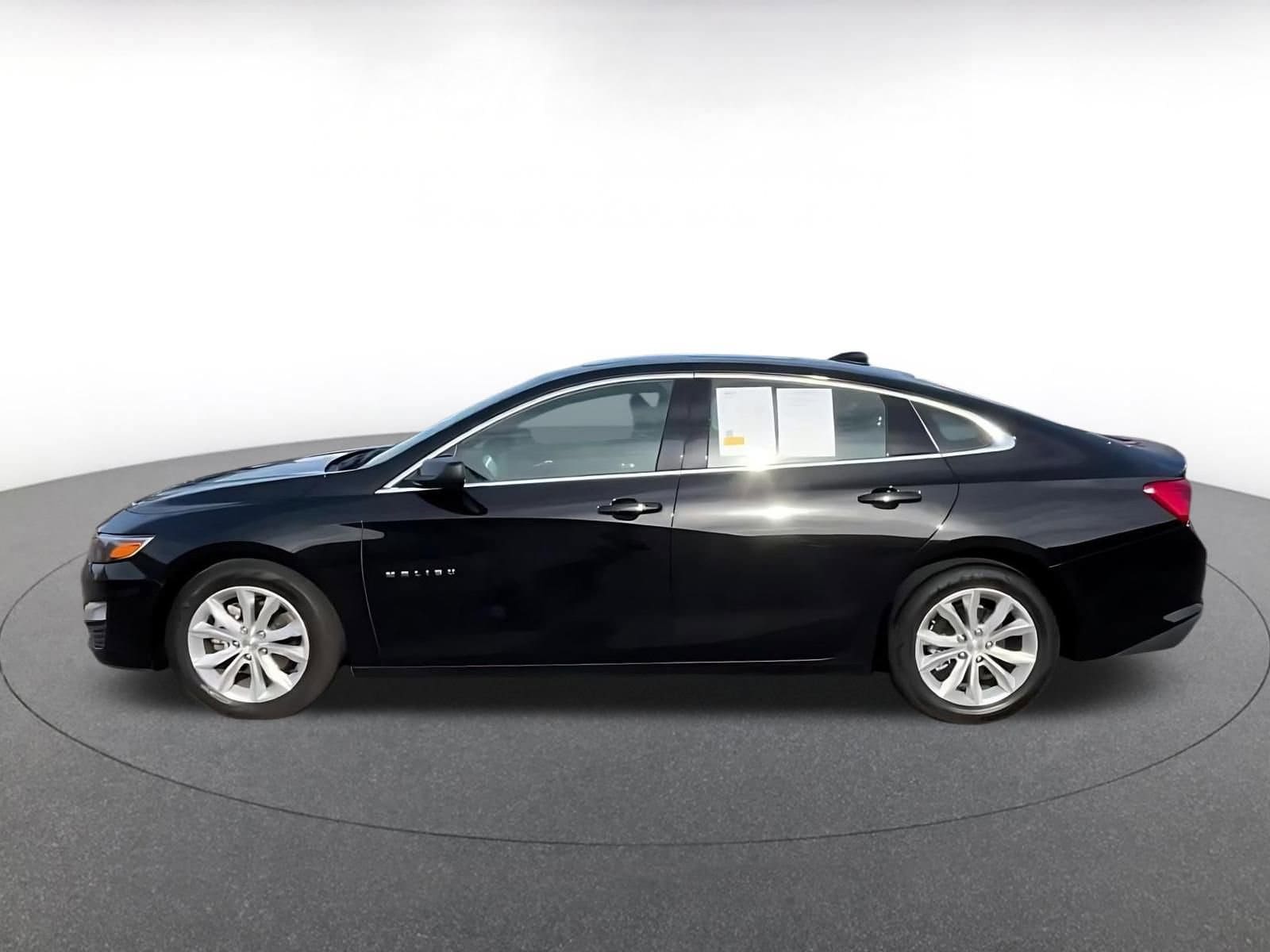 Thumbnail: 2024 Chevrolet Malibu - 9