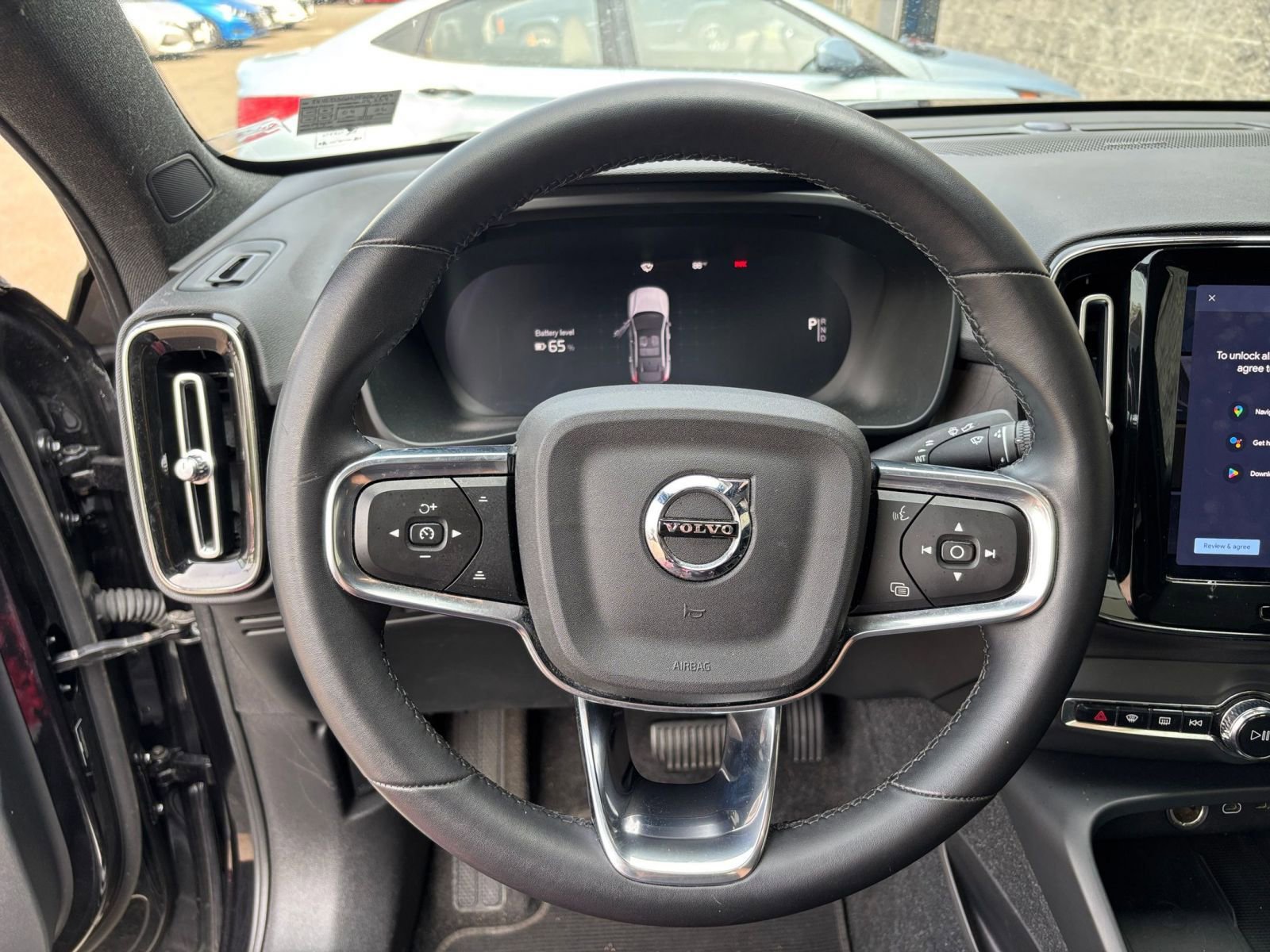 Thumbnail: 2023 Volvo C40 - 34