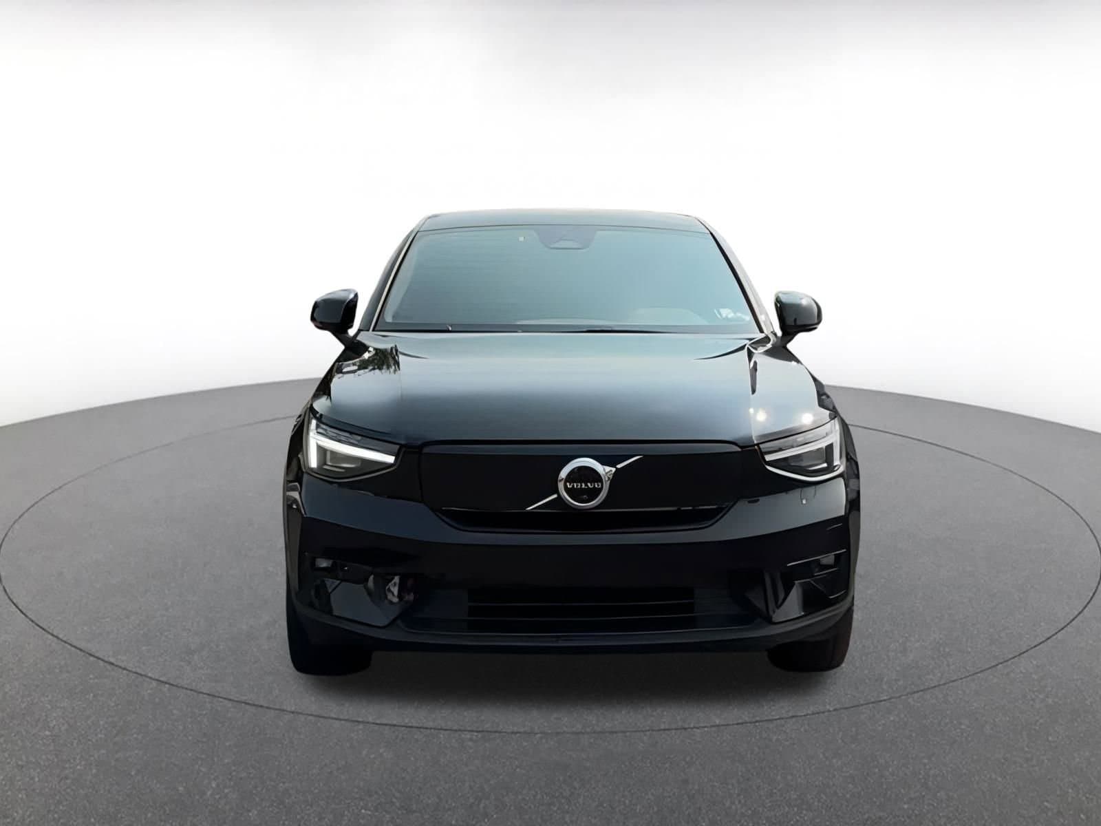 Thumbnail: 2023 Volvo C40 - 6