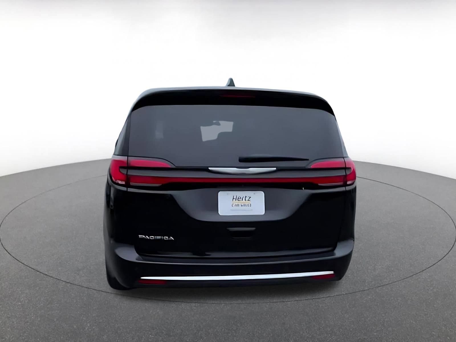 Thumbnail: 2024 Chrysler Pacifica - 12