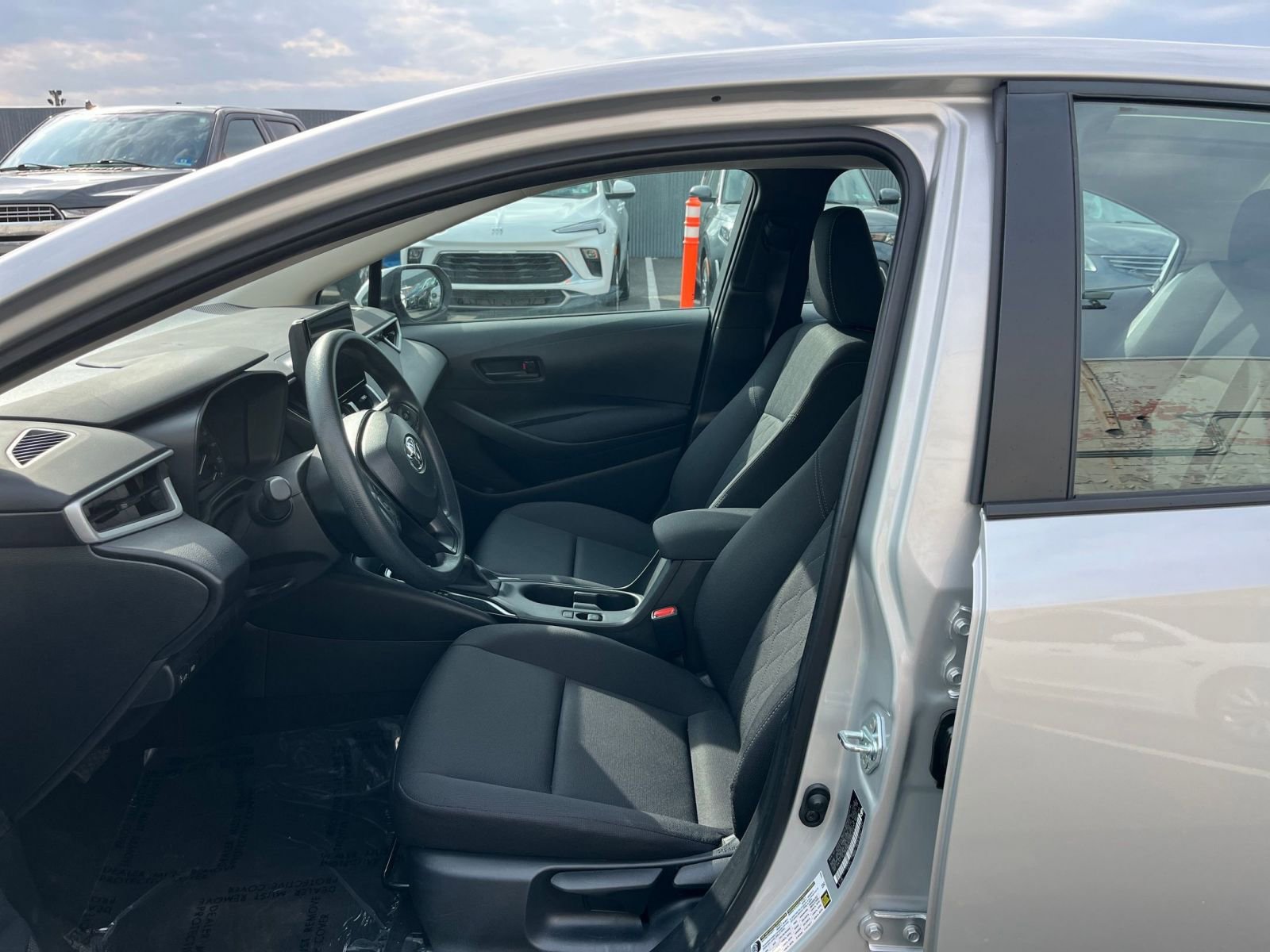 Thumbnail: 2025 Toyota Corolla - 25