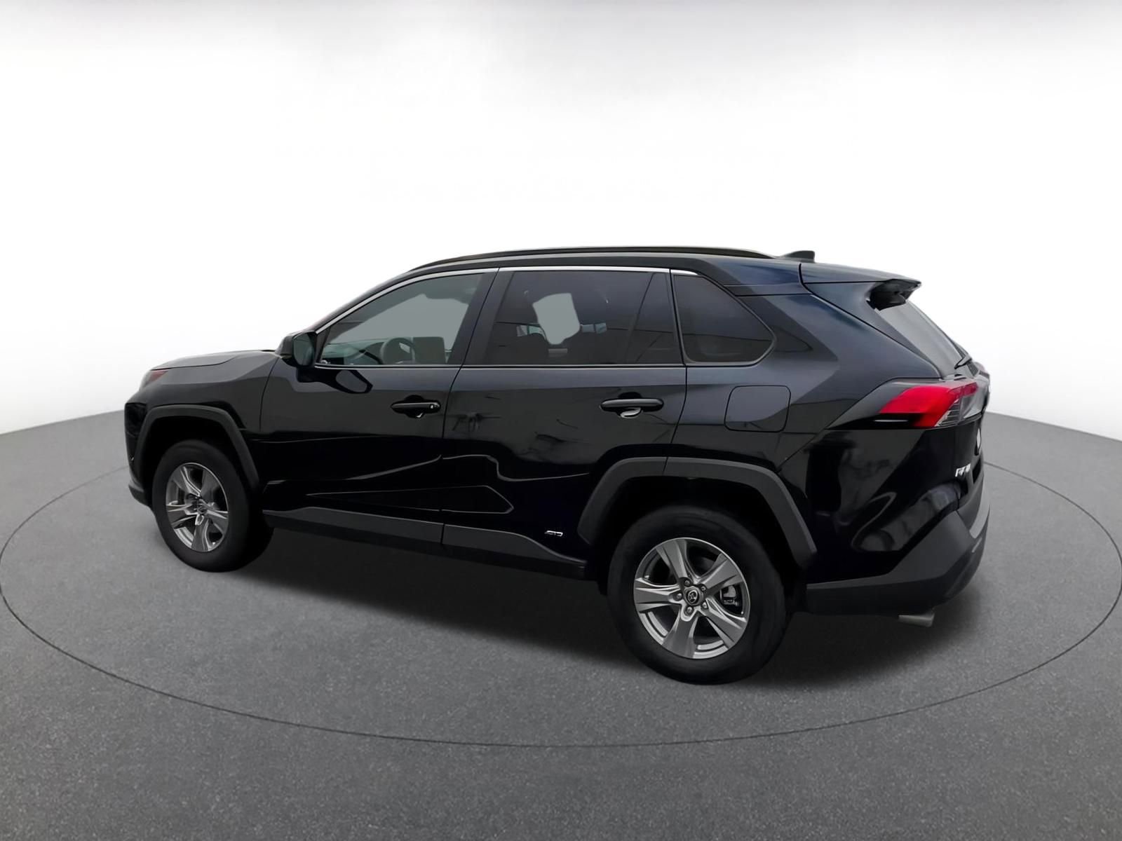 Thumbnail: 2025 Toyota RAV4 - 10