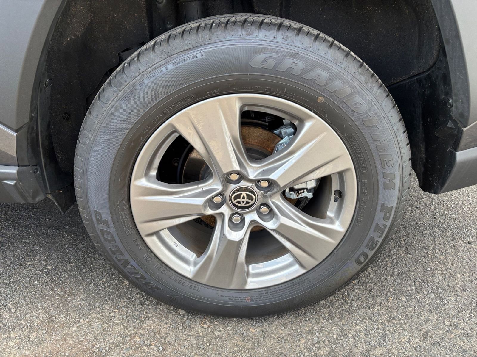 2024 Toyota RAV4 XLE 30