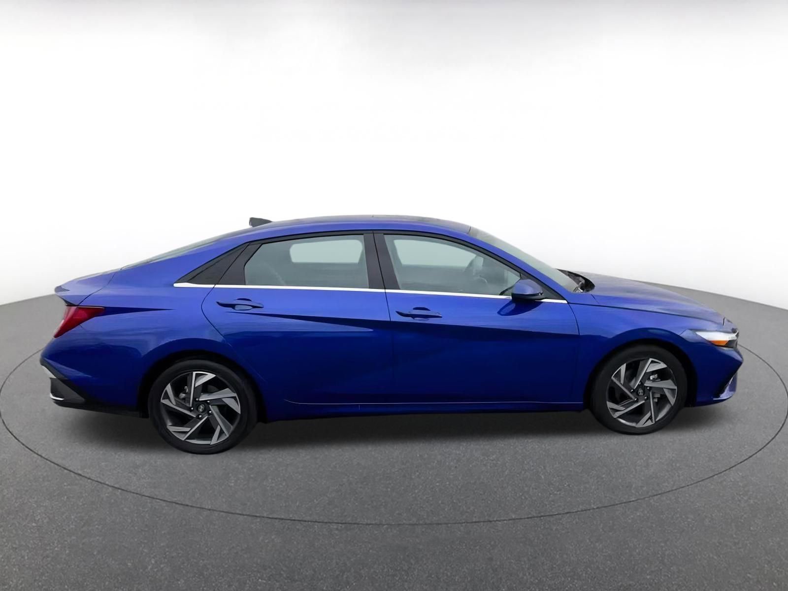 Thumbnail: 2025 Hyundai Elantra - 16