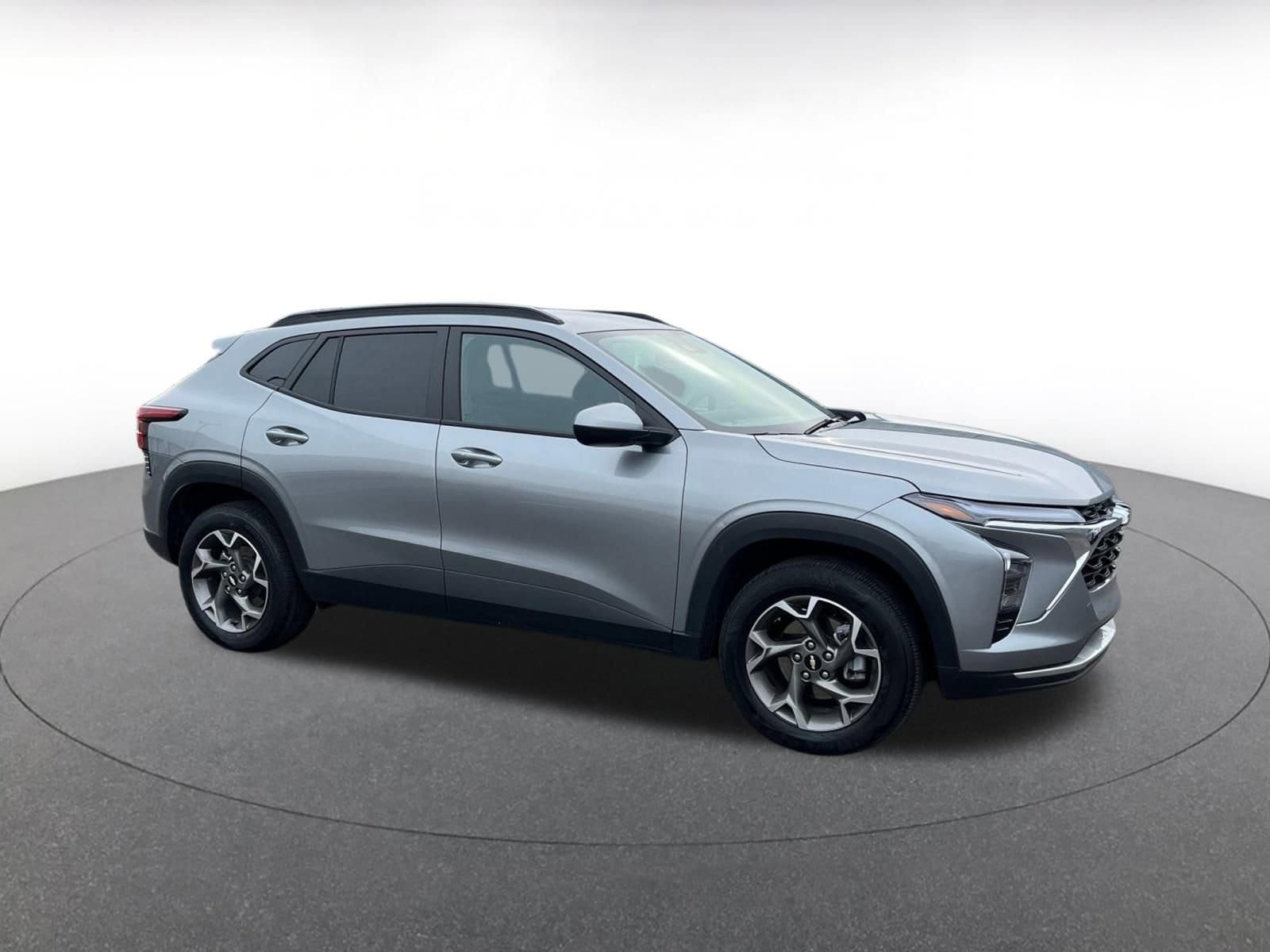 Thumbnail: 2025 Chevrolet Trax - 1