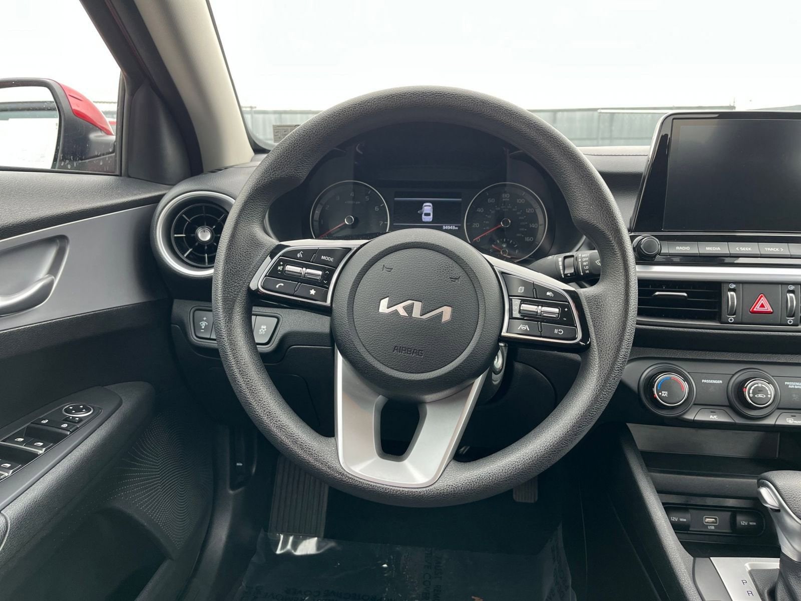 Thumbnail: 2023 Kia Forte - 26