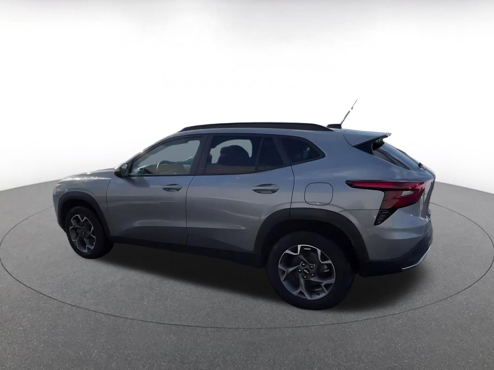 Thumbnail: 2025 Chevrolet Trax - 17