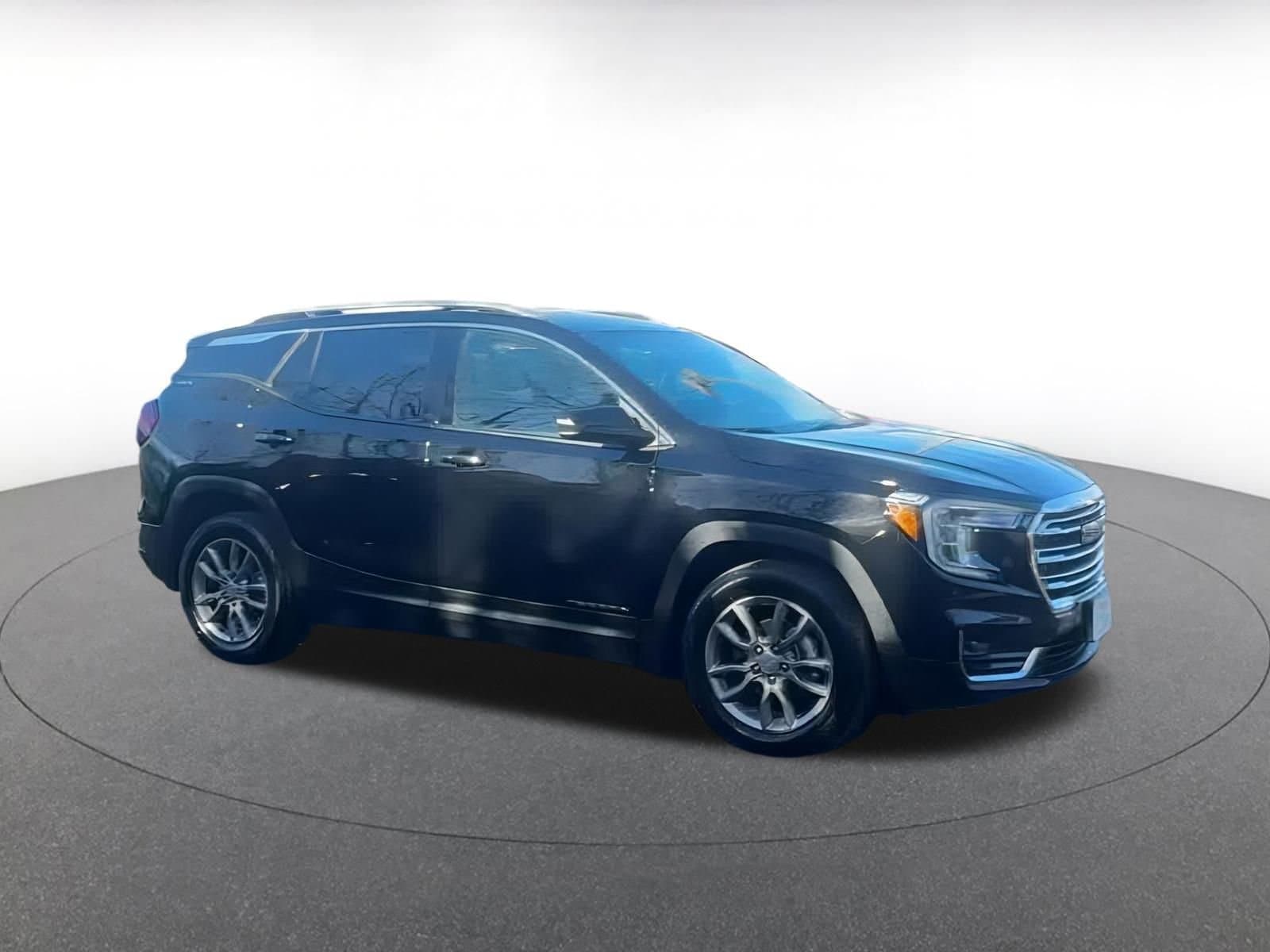 2024 GMC Terrain SLT 2