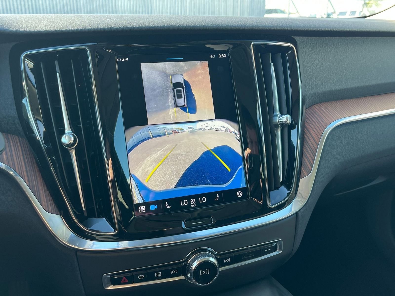 Thumbnail: 2025 Volvo S60 - 17