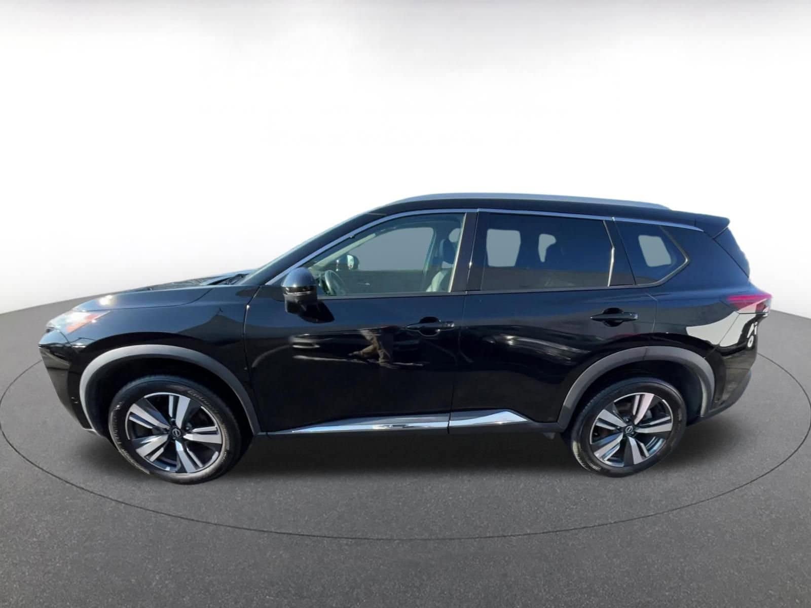 Thumbnail: 2023 Nissan Rogue - 9