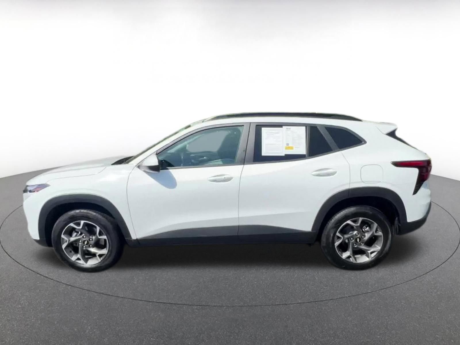Thumbnail: 2025 Chevrolet Trax - 9