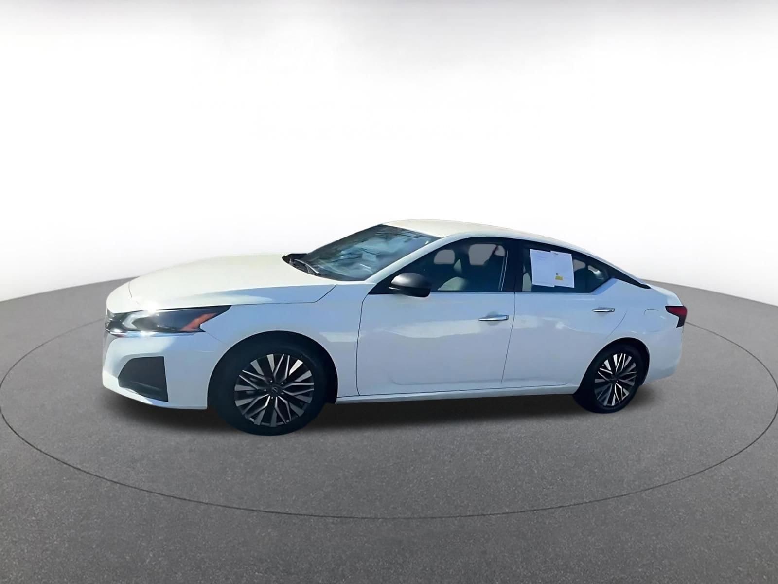 Thumbnail: 2025 Nissan Altima - 8