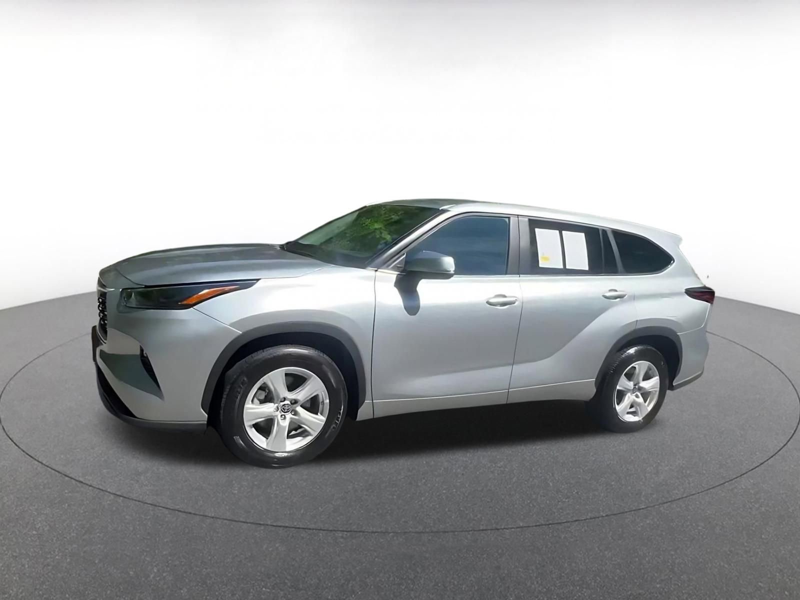 Thumbnail: 2025 Toyota Highlander - 8
