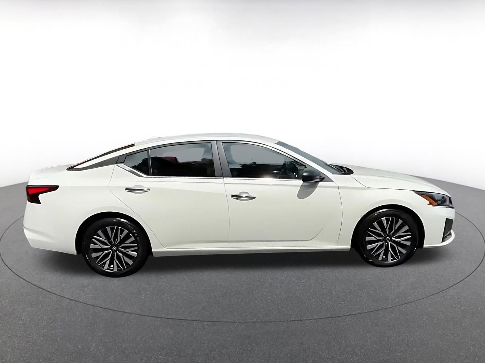 Thumbnail: 2025 Nissan Altima - 16