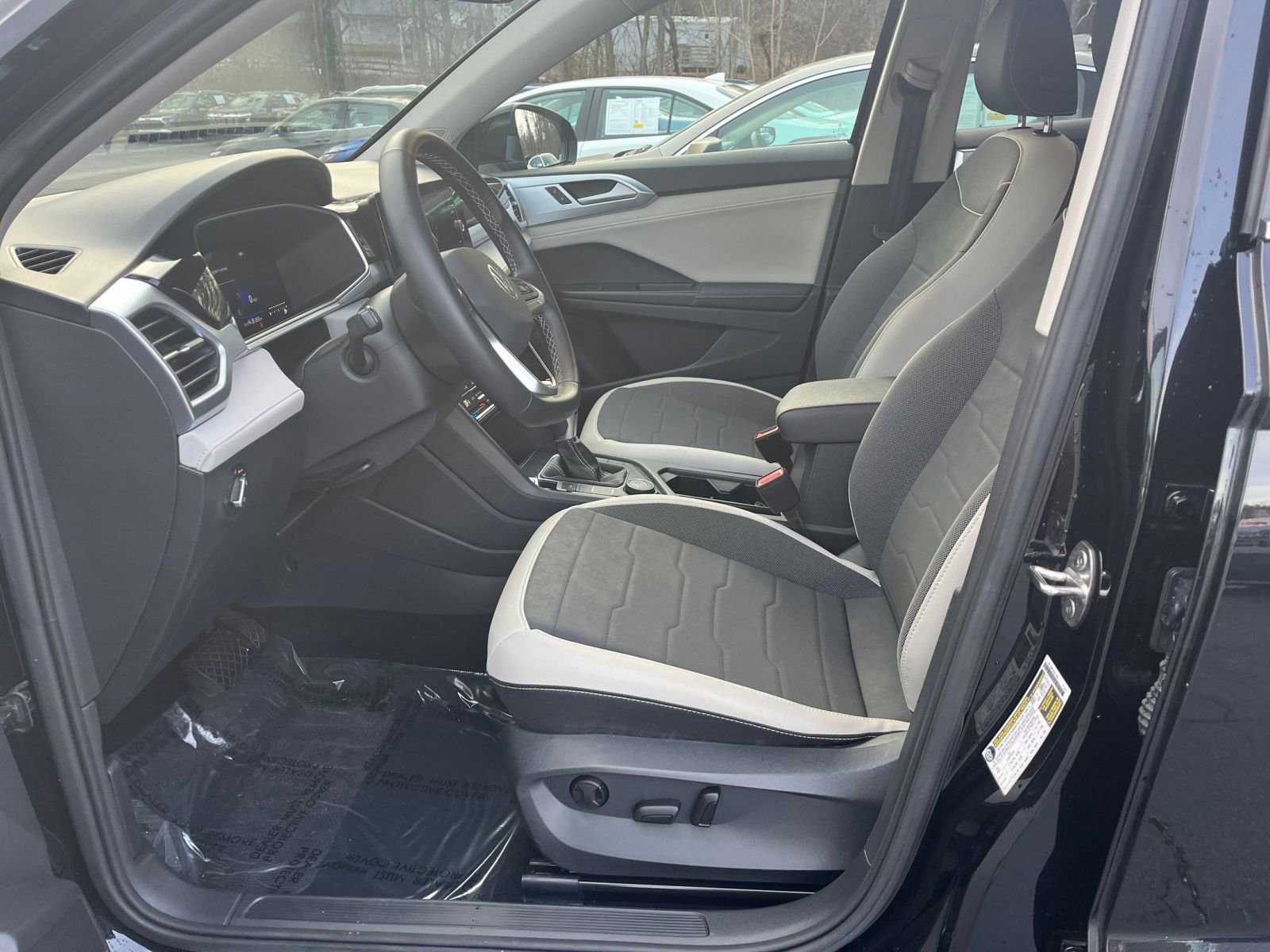 Thumbnail: 2025 Volkswagen Taos - 21