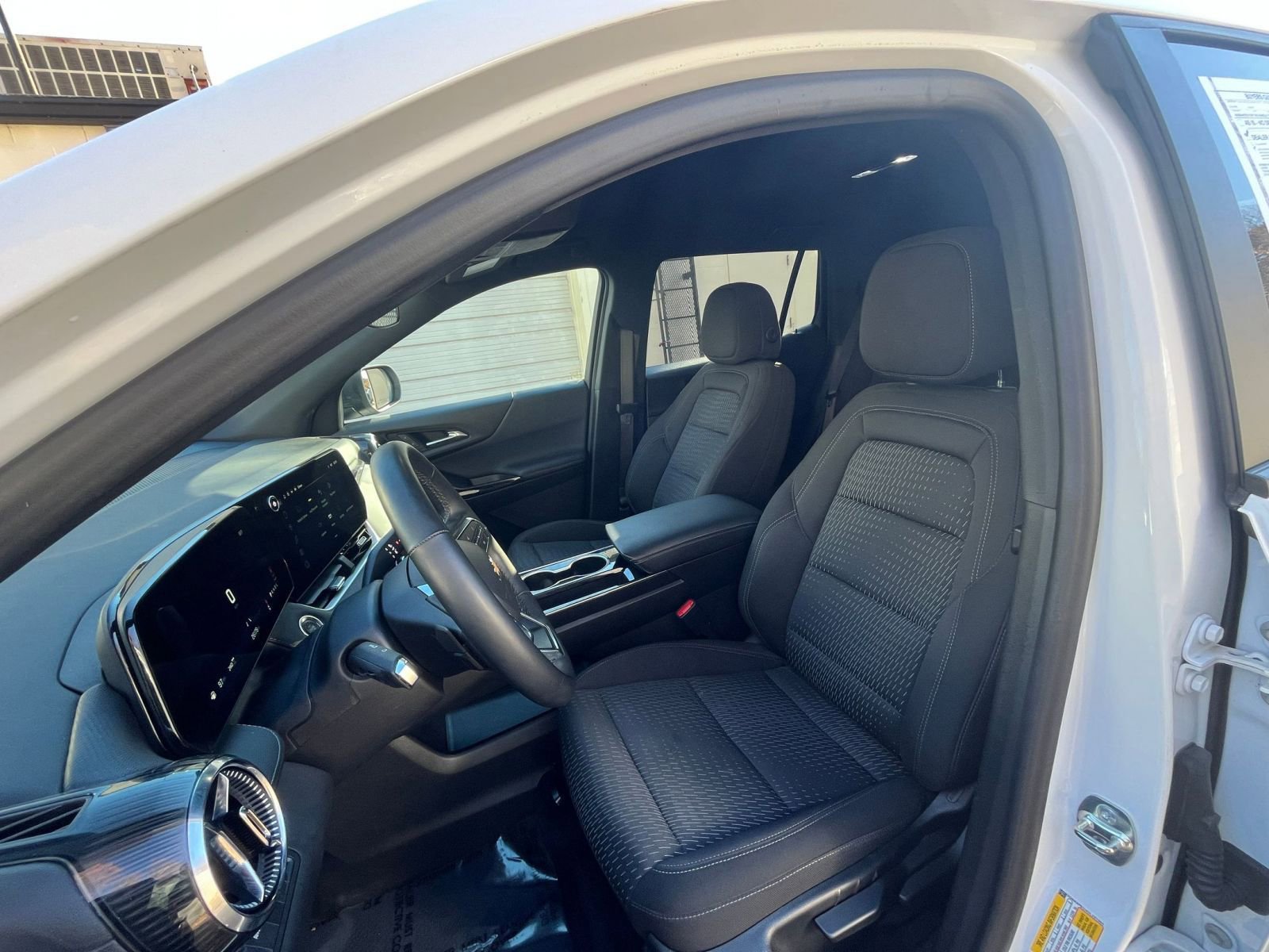 Thumbnail: 2025 Chevrolet Equinox - 32