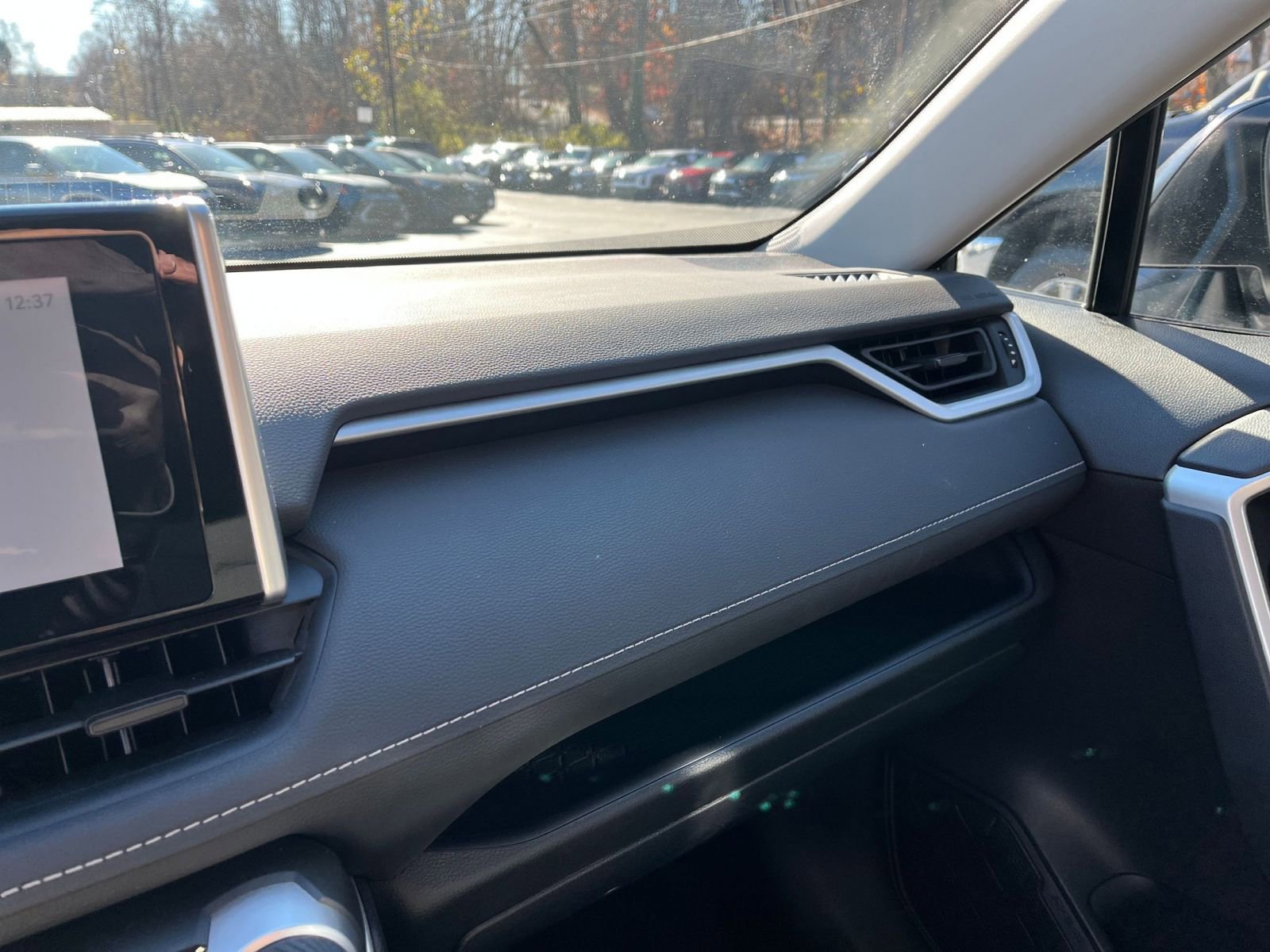 Thumbnail: 2025 Toyota RAV4 - 29