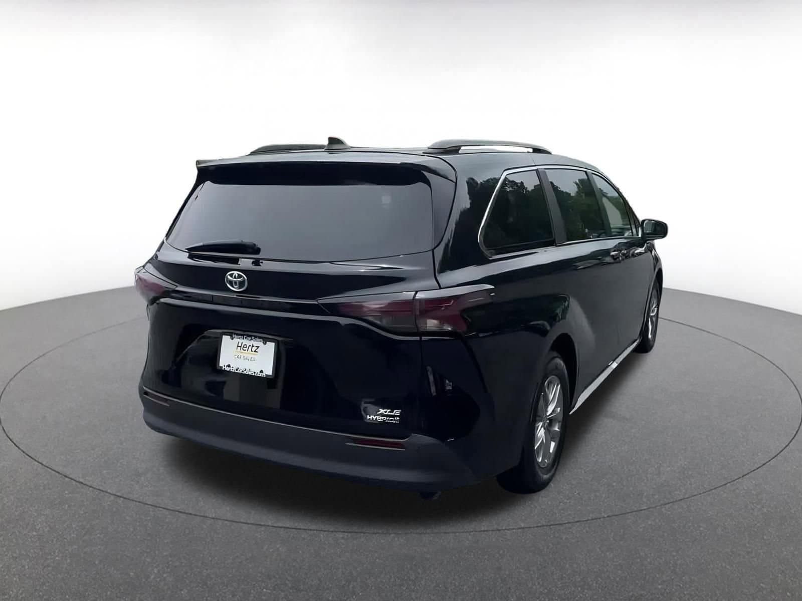 2024 Toyota Sienna XLE 13