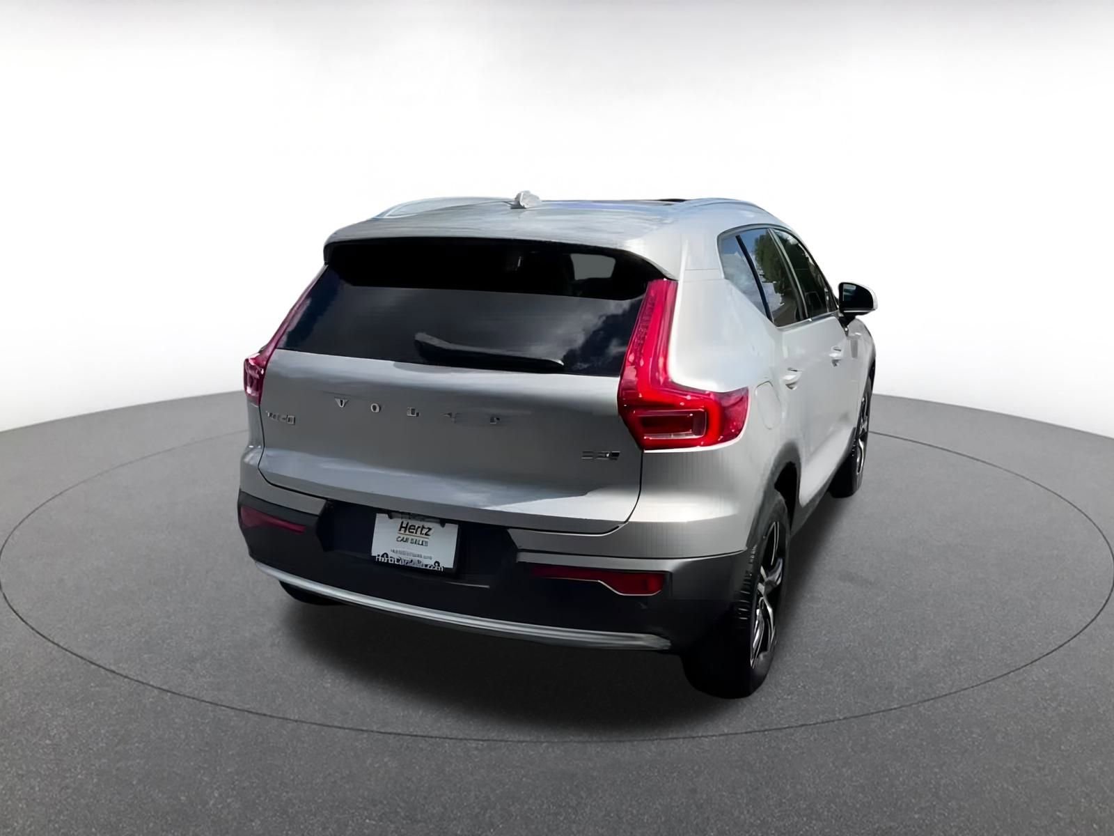 Thumbnail: 2024 Volvo XC40 - 22