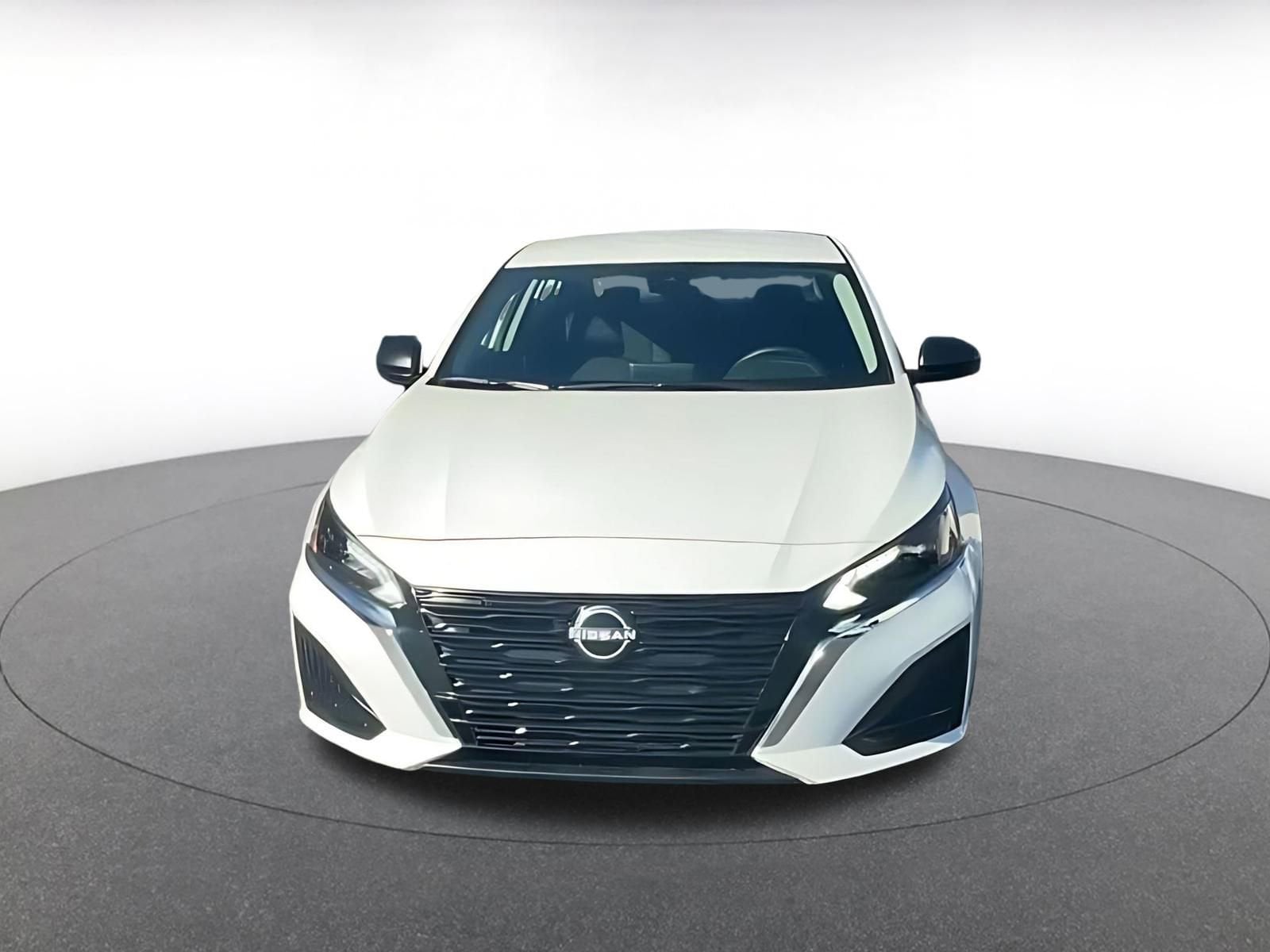 Thumbnail: 2025 Nissan Altima - 4